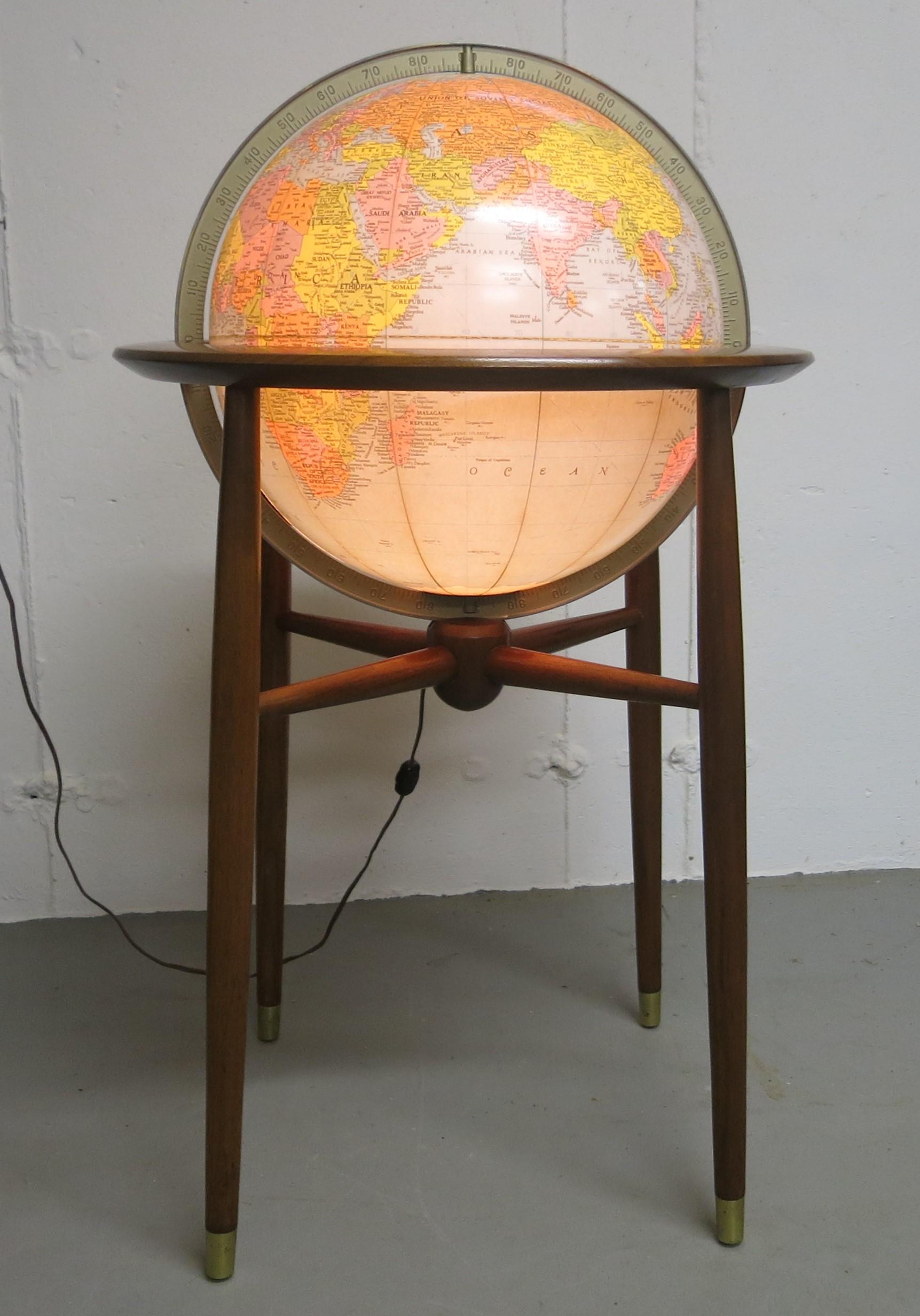 Midcentury Illuminated Floor Globe on Stand Replogle For Sale 1