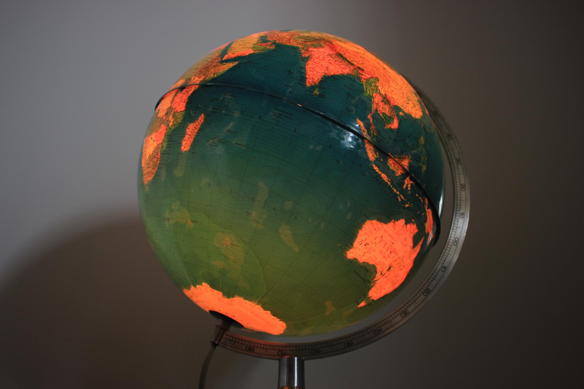 Metal Midcentury Illuminated Globe, 1970s