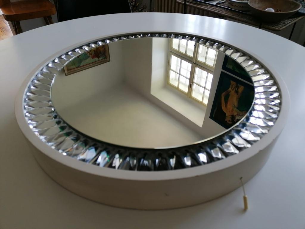 Mid Century Illuminated Mirror For Sale 6