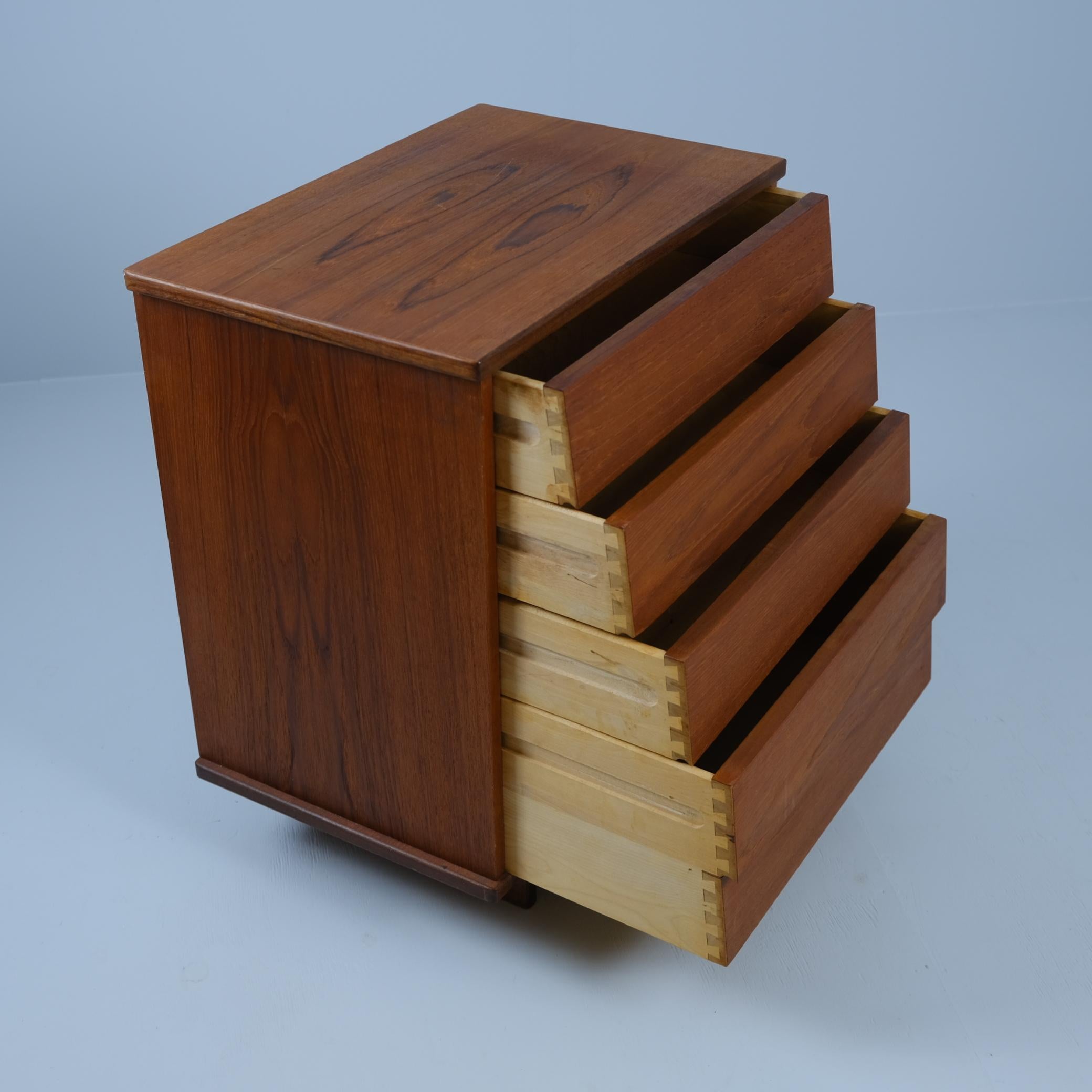 Mid-Century Ilmari Tapiovaara Teak Drawer Chest for Asko, 1950s For Sale 3