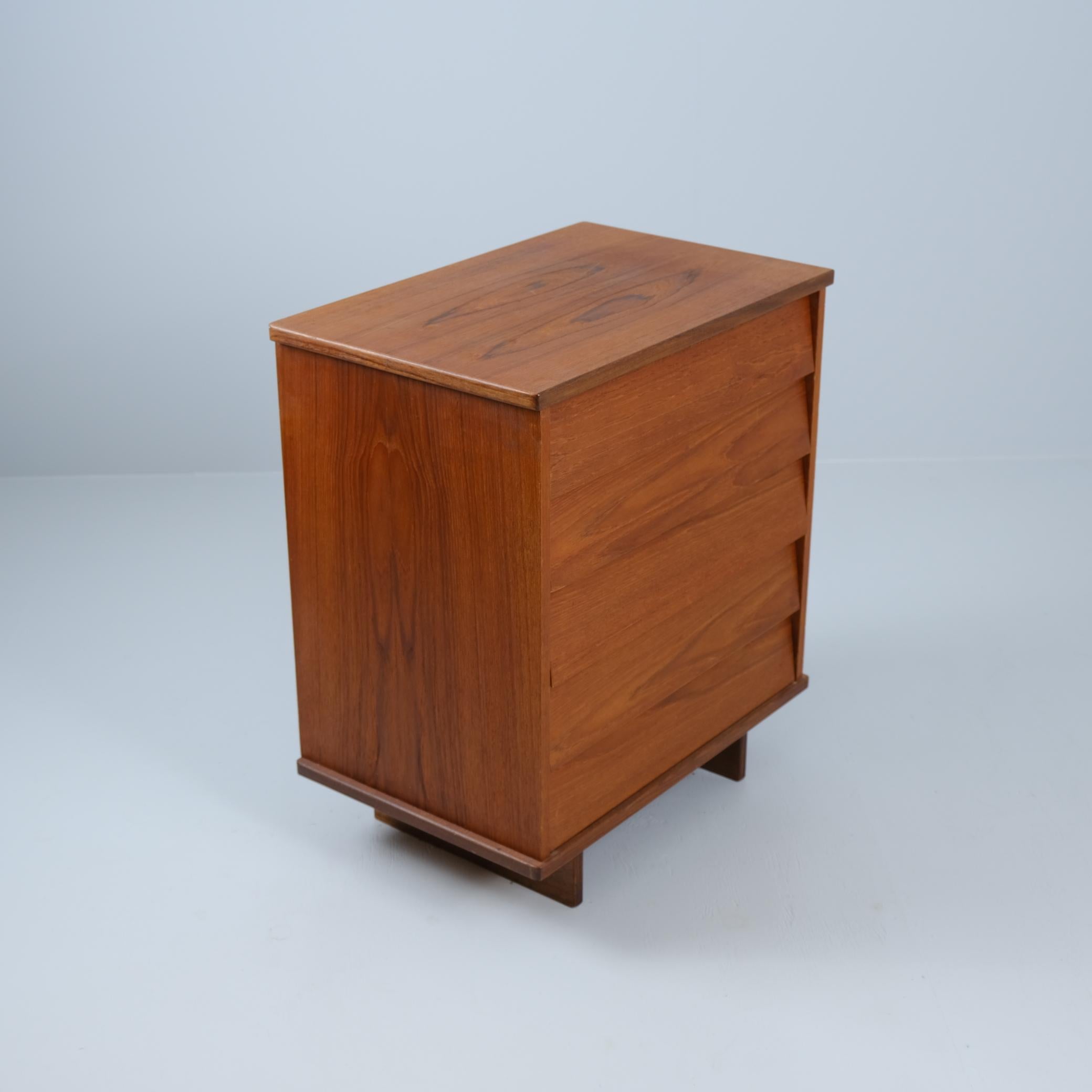 Mid-Century Ilmari Tapiovaara Teak Drawer Chest for Asko, 1950s For Sale 1