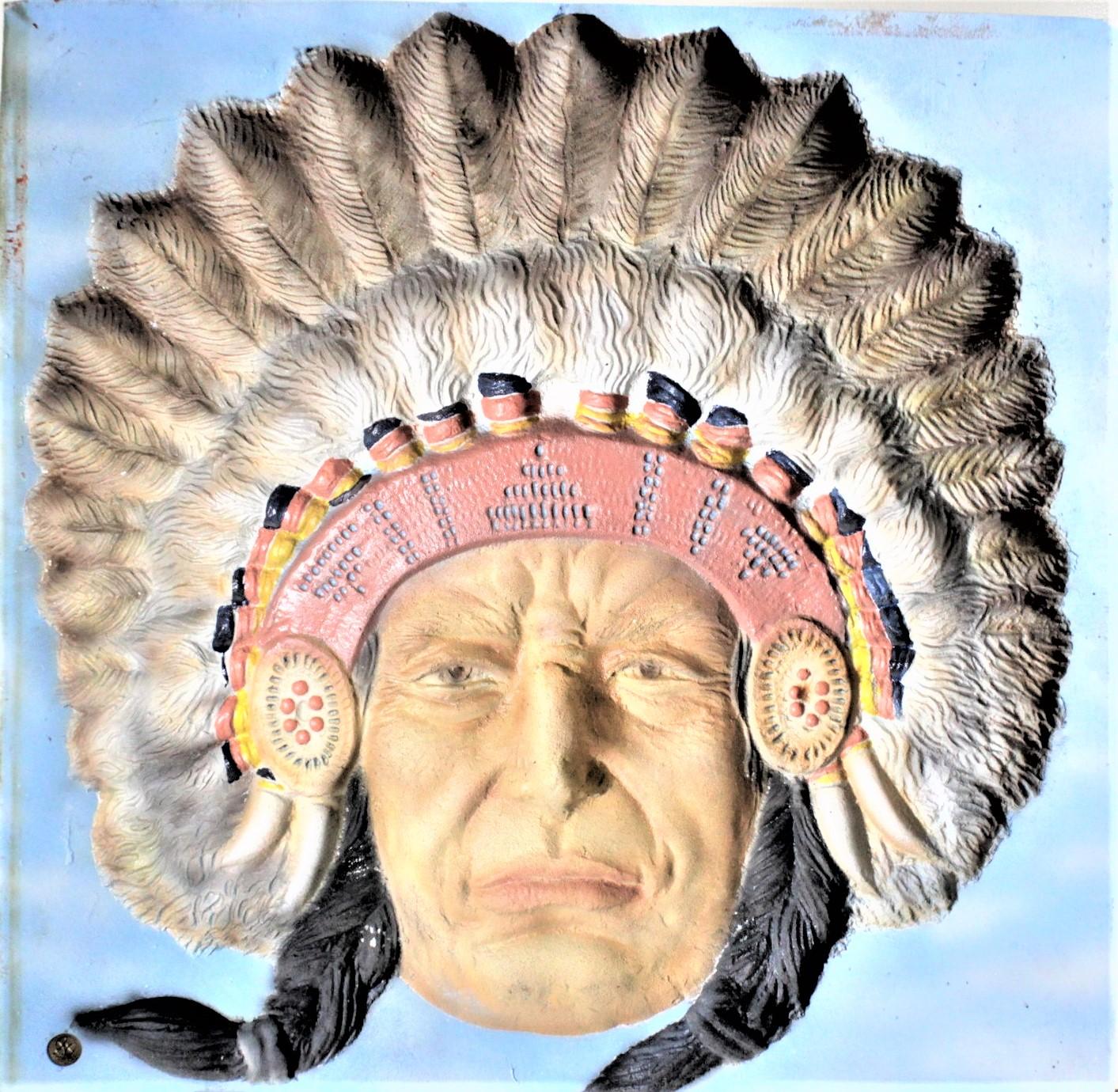 Colonial américain Sculpture et support figuratif indigènes en taille-douce du milieu du siècle dernier, peint à froid en vente