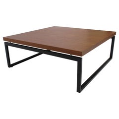 Table basse indonésienne du milieu du siècle en acajou dans le style de Milo Baughman