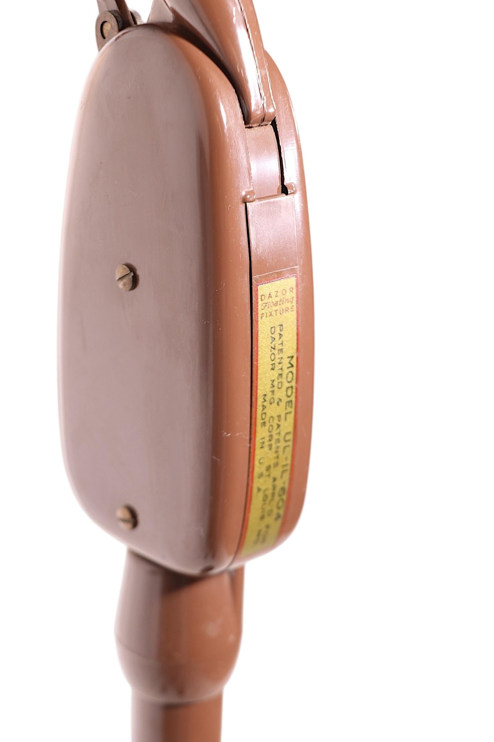 Mid Century Industrial Angle Poise Stehleuchte von Dazor (Metall) im Angebot