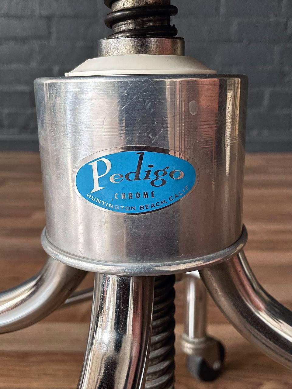 Verstellbarer industrieller verchromter Mid-Century Industrial Chrom-Hocker für die Herstellung von Pedigo im Angebot 3