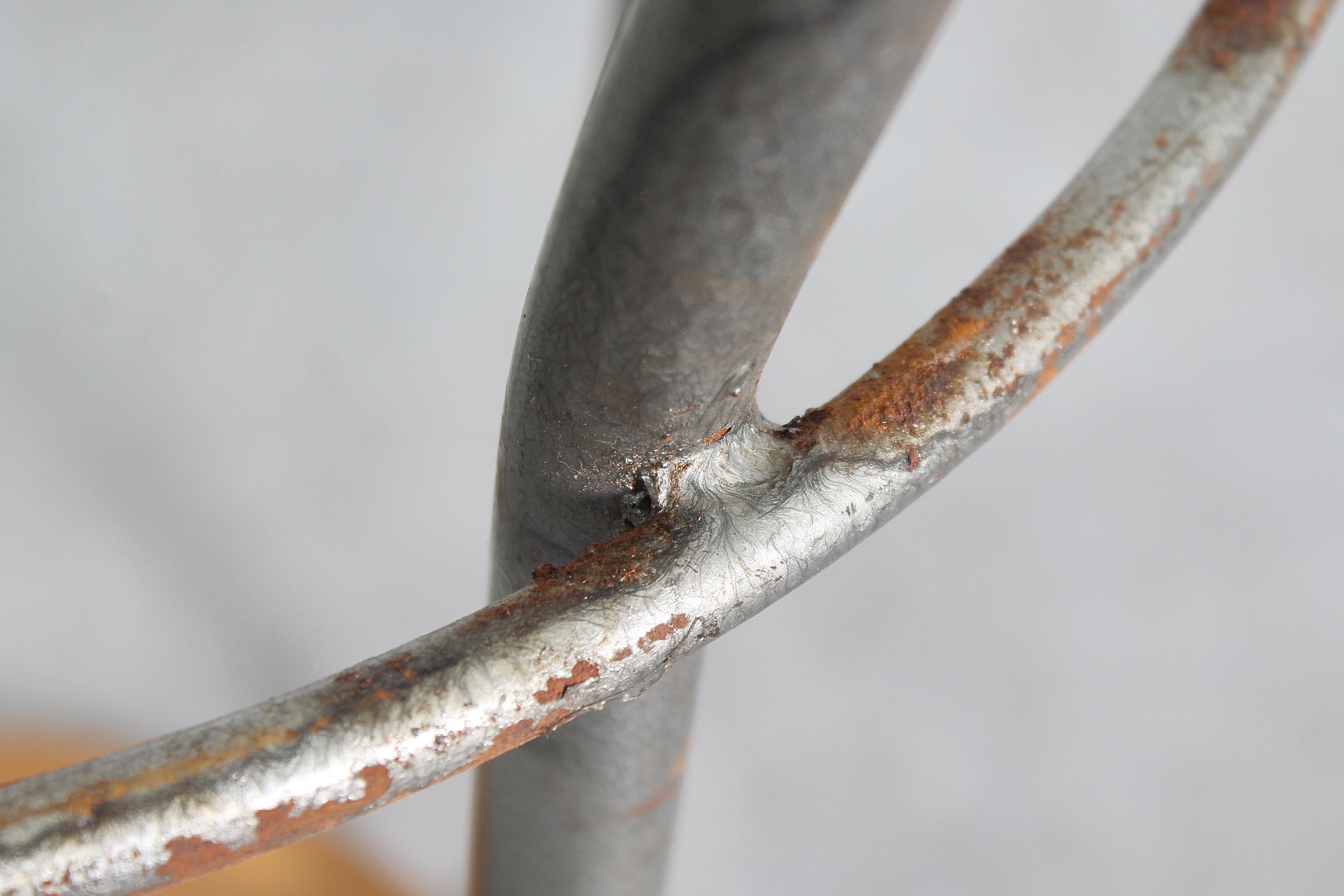 Ensemble de six tabourets en fer et en bois de style Industrial Design du milieu du siècle, Italie des années 50 en vente 8