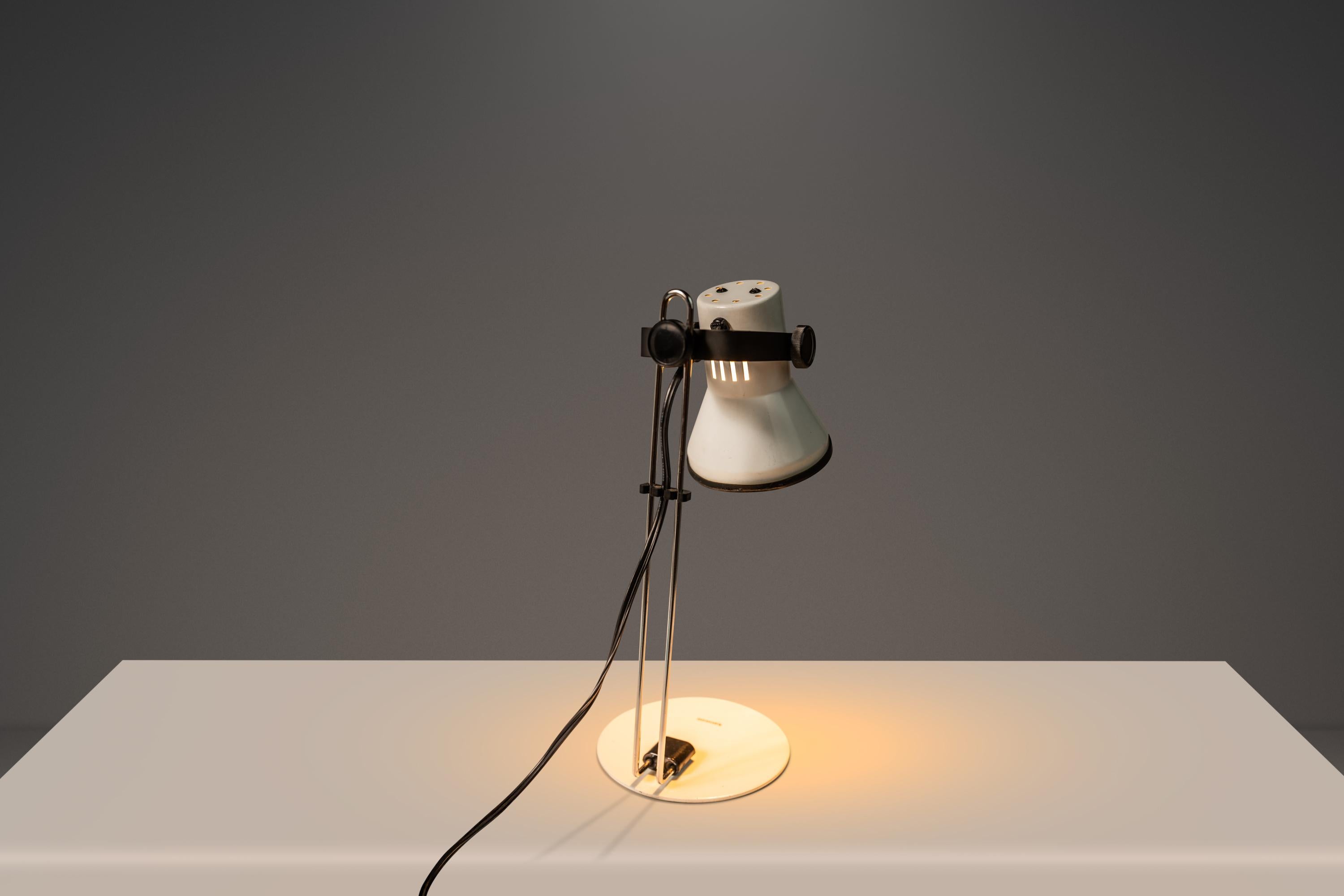 Mid Century Industrial Mechanical Adjustable Tension Desk Lamp by Tensor, 1980's For Sale 5