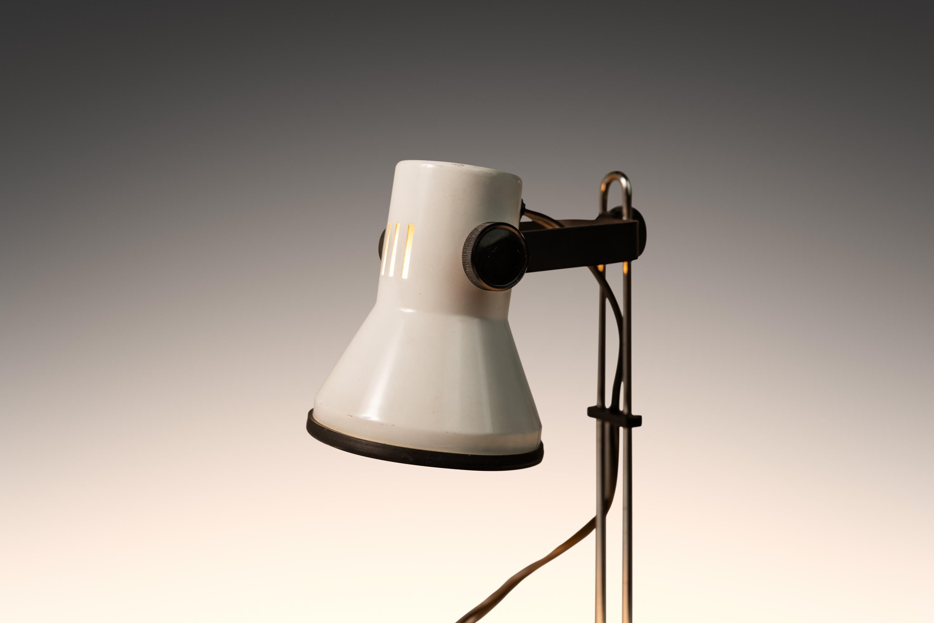Mid Century Industrial Mechanical Adjustable Tension Desk Lamp by Tensor, 1980's For Sale 7