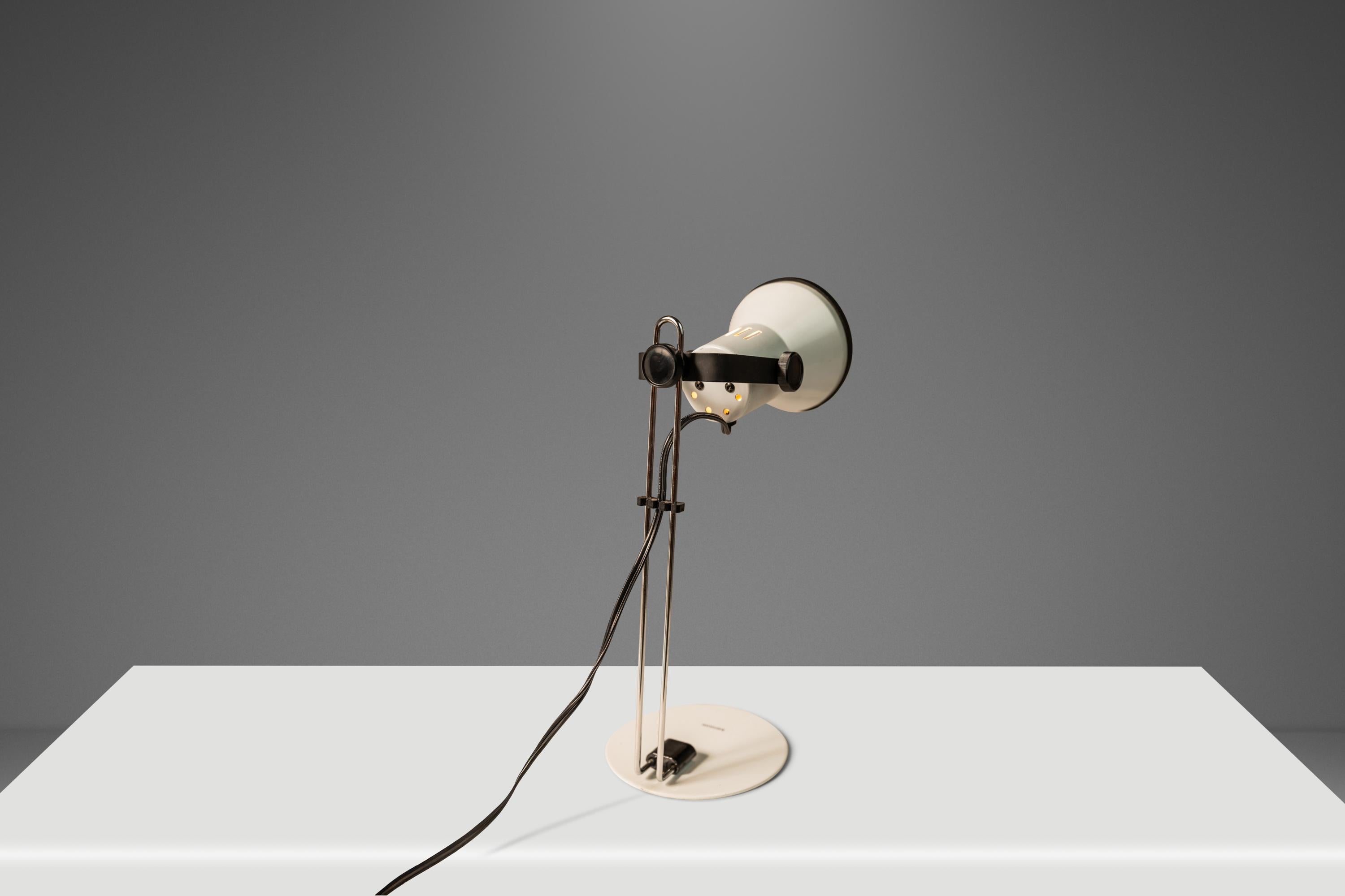Taiwanese Mid Century Industrial Mechanical Adjustable Tension Desk Lamp by Tensor, 1980's For Sale