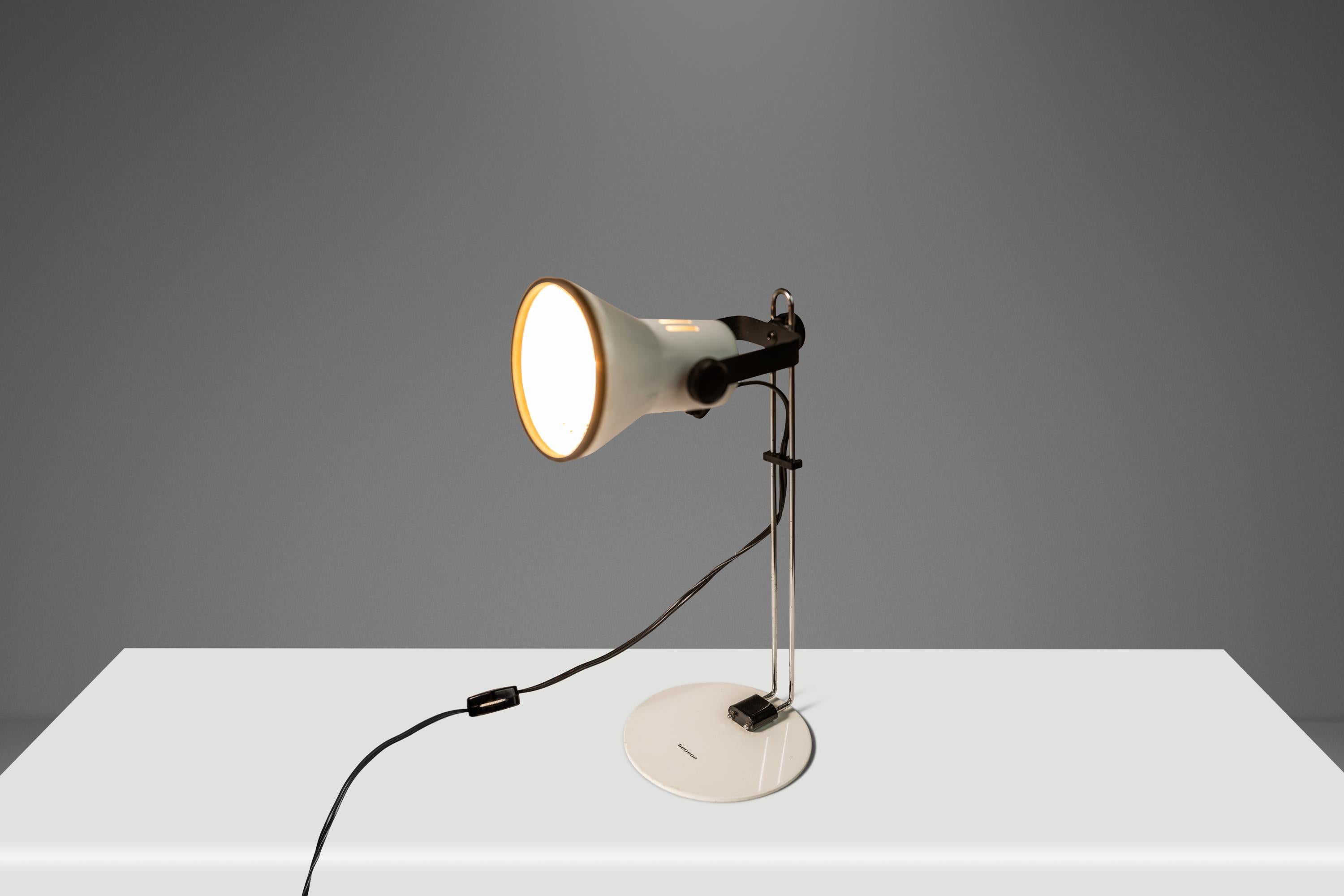 Mid Century Industrial Mechanical Adjustable Tension Desk Lamp by Tensor, 1980's In Good Condition For Sale In Deland, FL