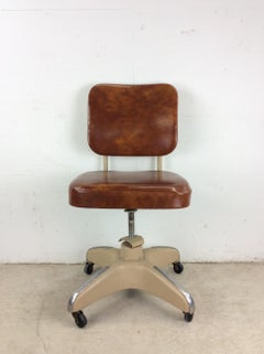 Industrieller Bürostuhl aus der Mitte des Jahrhunderts mit drehbarem Sockel und Rädern