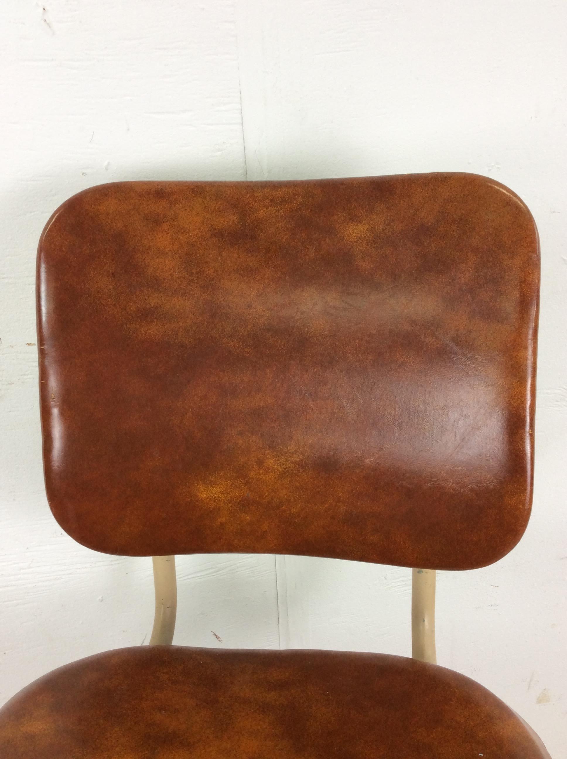 Mid Century Industrial Office Chair with Swivel Base & Wheels In Good Condition For Sale In Freehold, NJ