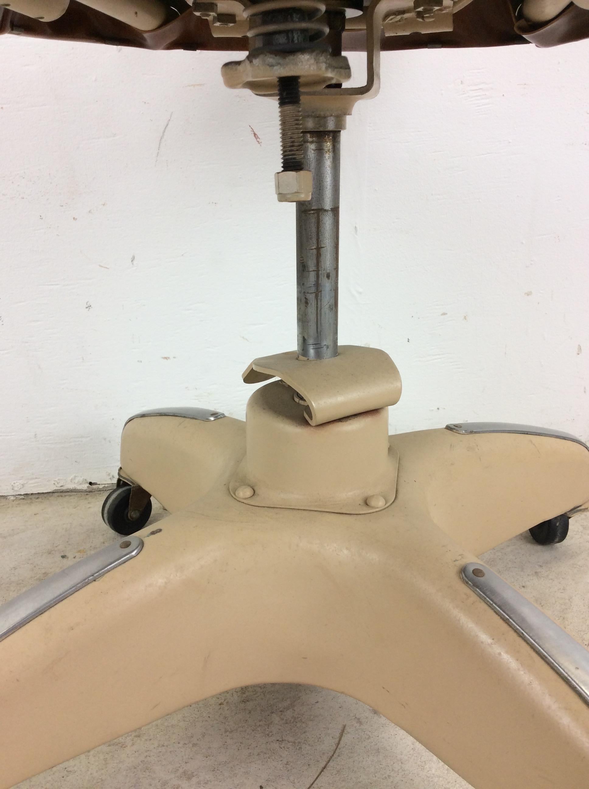 Mid Century Industrial Office Chair with Swivel Base & Wheels For Sale 1