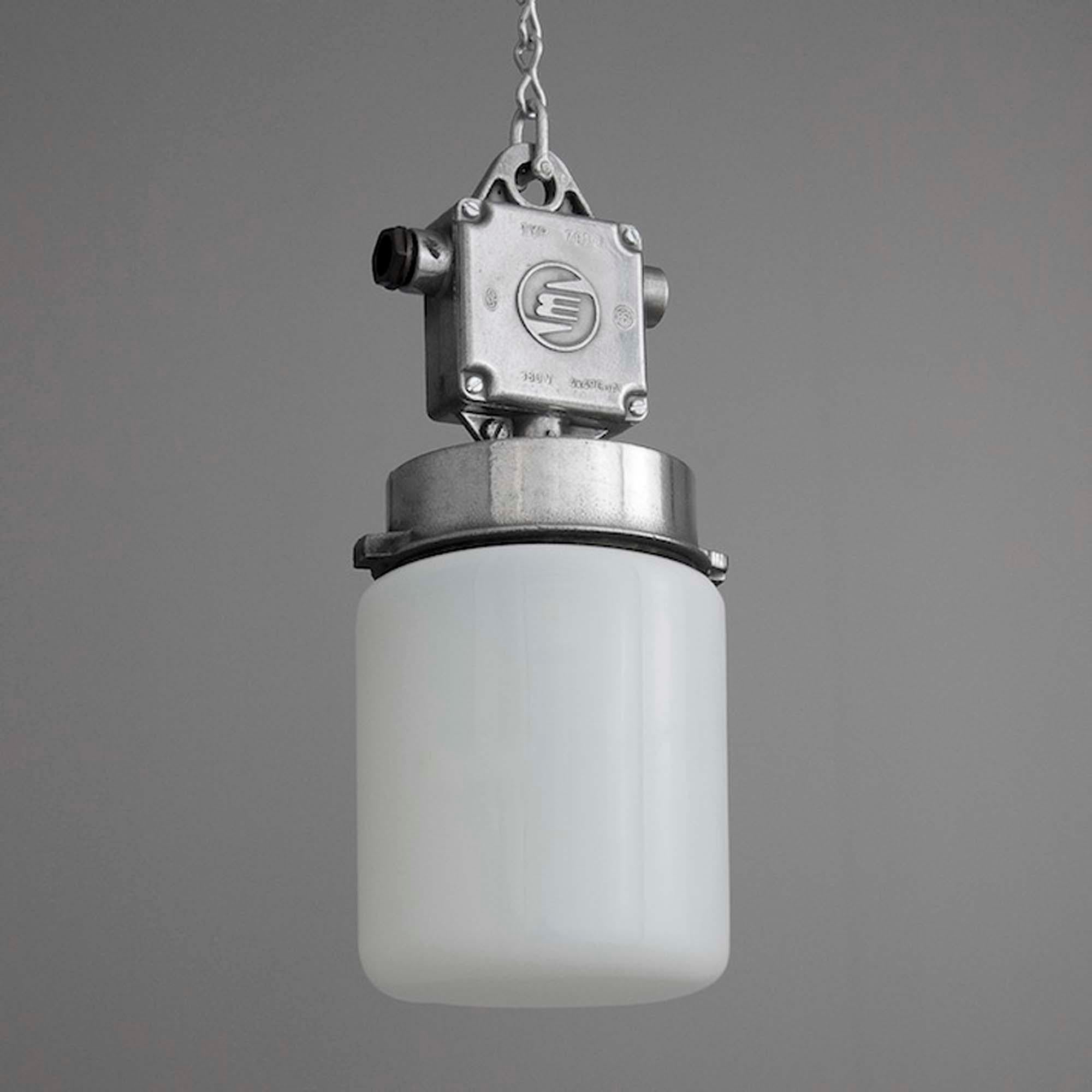 Industriale Lampada a sospensione industriale opalina di metà secolo di Elektrosvit in vendita