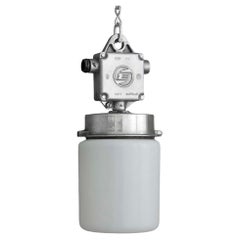 Lampada a sospensione industriale opalina di metà secolo di Elektrosvit