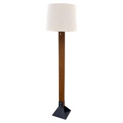 Lampada da terra in pelle e acciaio in stile industriale di metà secolo