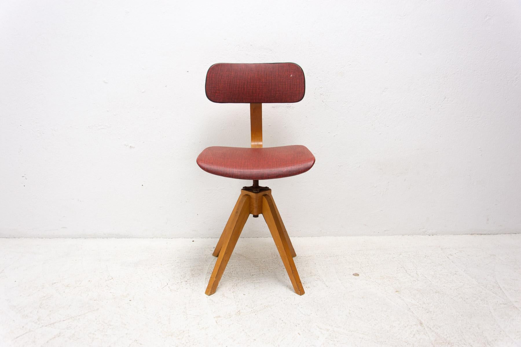 Mid Century Industrial Swivel Chair, Czechoslovakia 1960´S For Sale 10