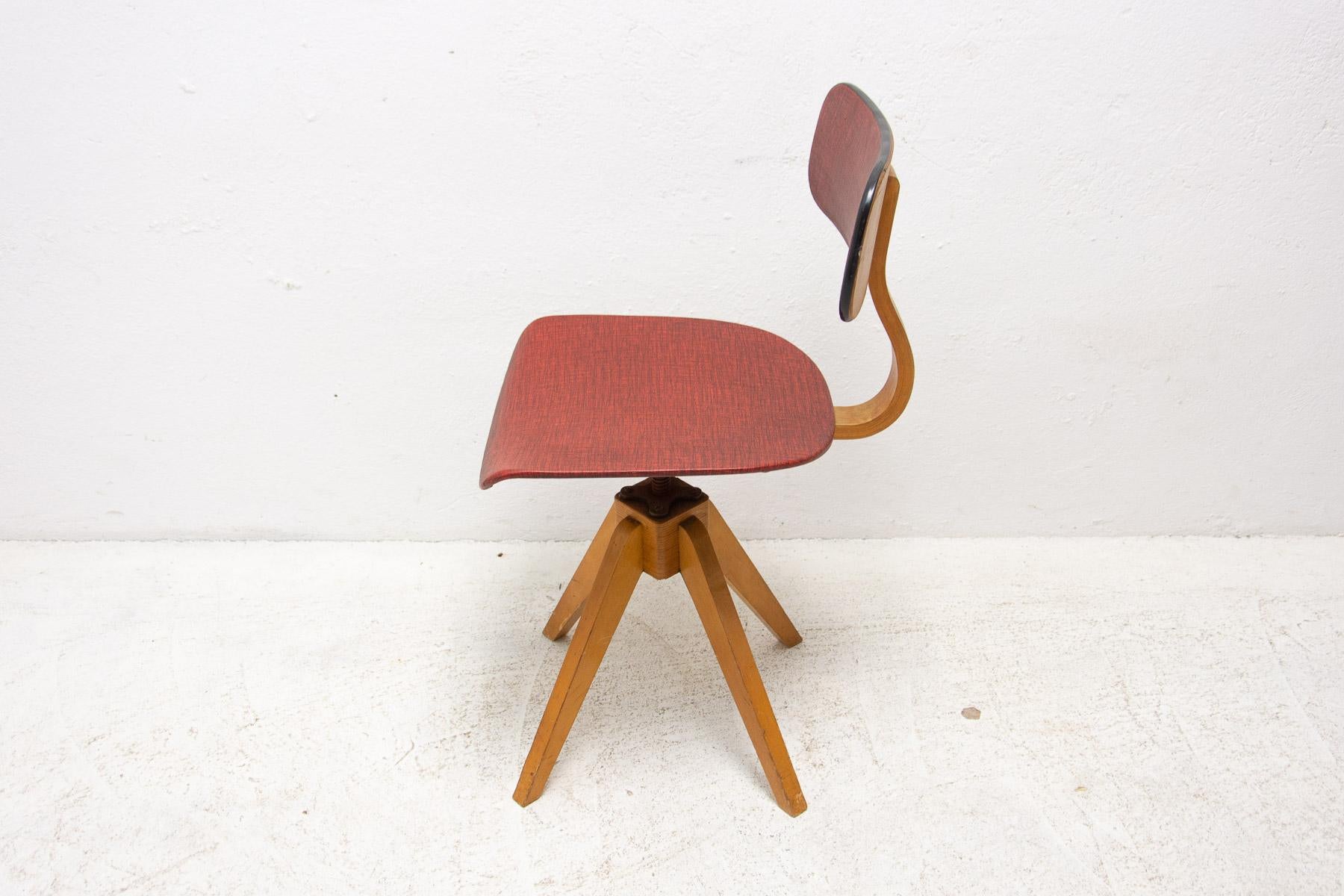 Mid Century Industrial Swivel Chair, Czechoslovakia 1960´S For Sale 3