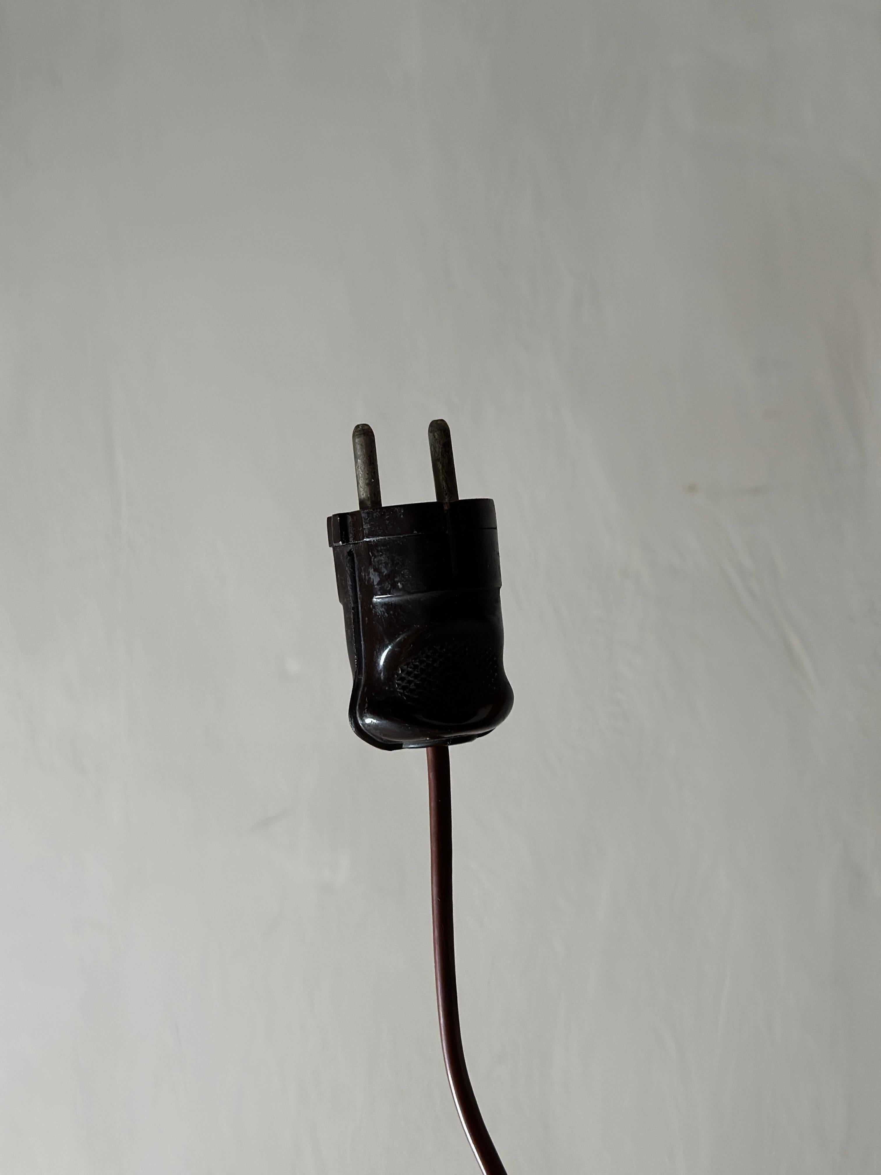 Midcentury Industrial Table Lamp, Scandinavia, circa 1930-1940s For Sale 8