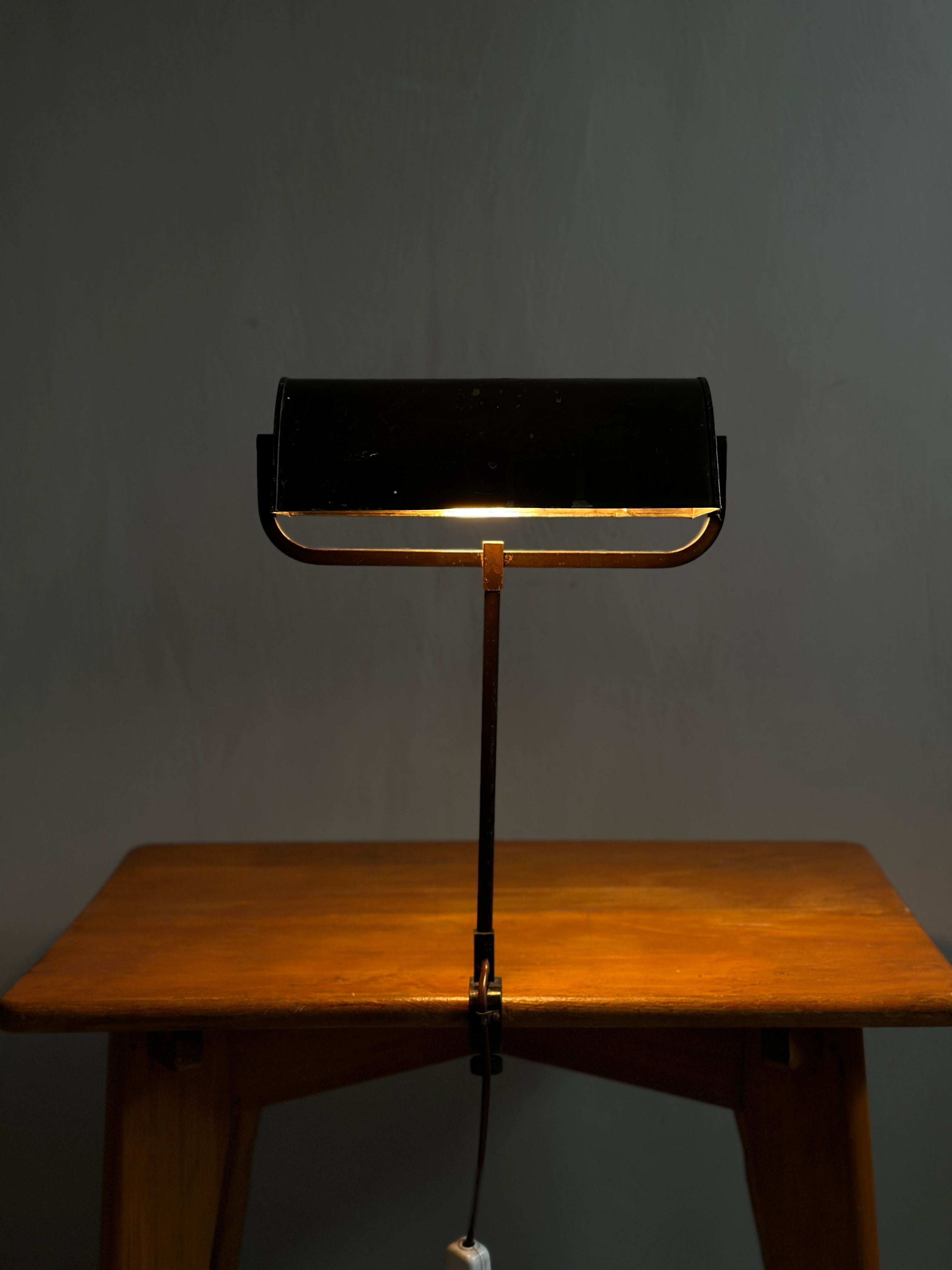 Lampe de table industrielle du milieu du siècle, Scandinavie, vers 1930-1940 en vente 3