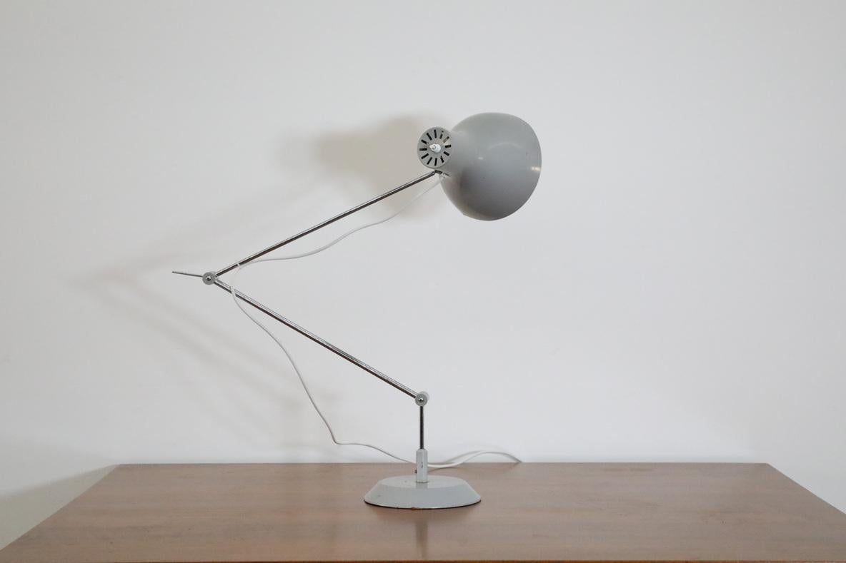 Mid-Century Satin Gray Industrial Task Lamp with Chrome Stem by Napako In Good Condition For Sale In Los Angeles, CA