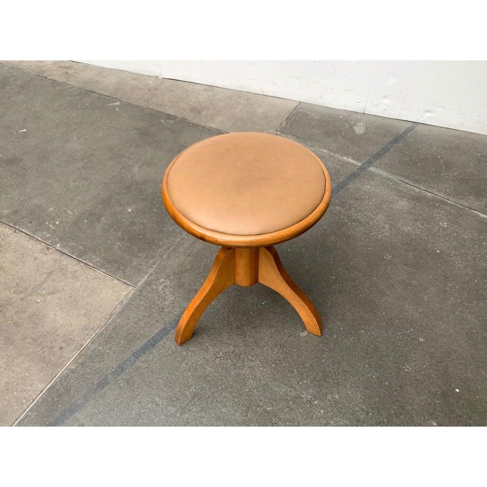 Industriel Tabouret pivotant tripode industriel du milieu du siècle, années 1960 en vente