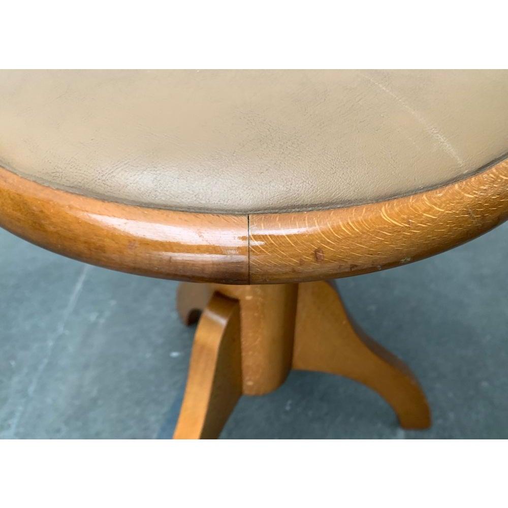 Tabouret pivotant tripode industriel du milieu du siècle, années 1960 en vente 2