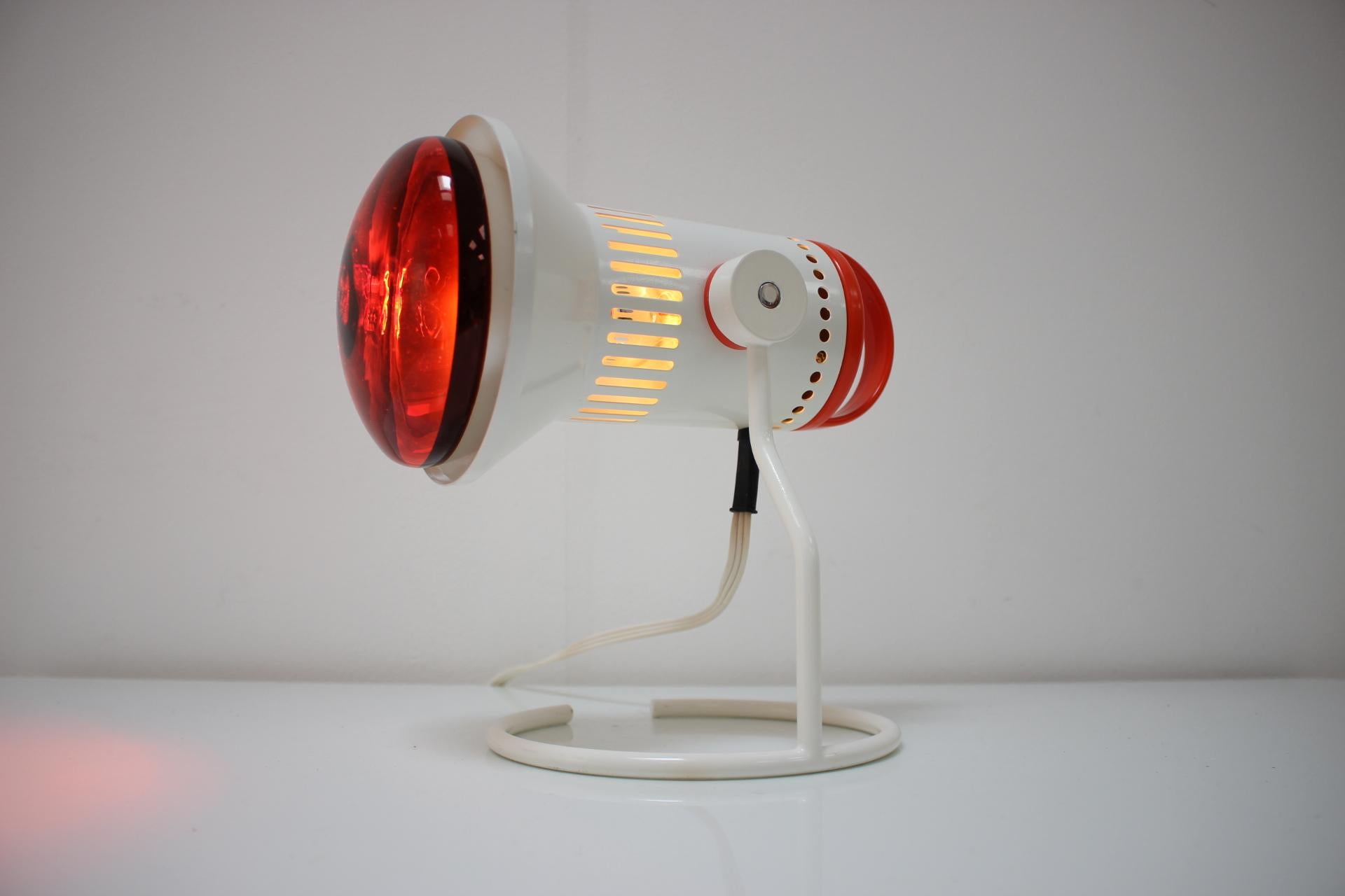 Fine XX secolo Lampada da tavolo a infrarossi di metà secolo, Chirana 1980, Cecoslovacchia in vendita