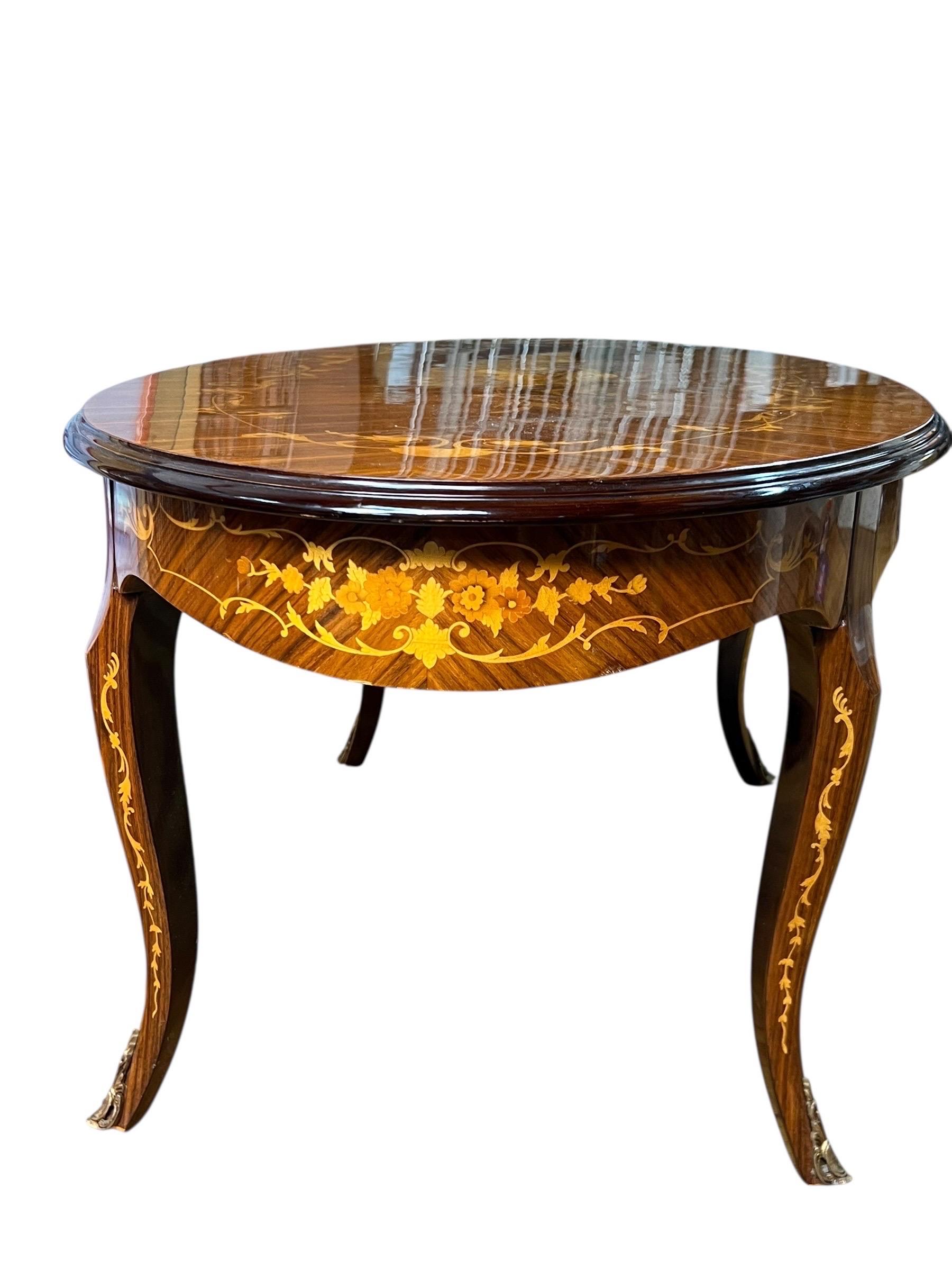 Mid Century Inlaid Italian Oval Coffee Table For Sale 4