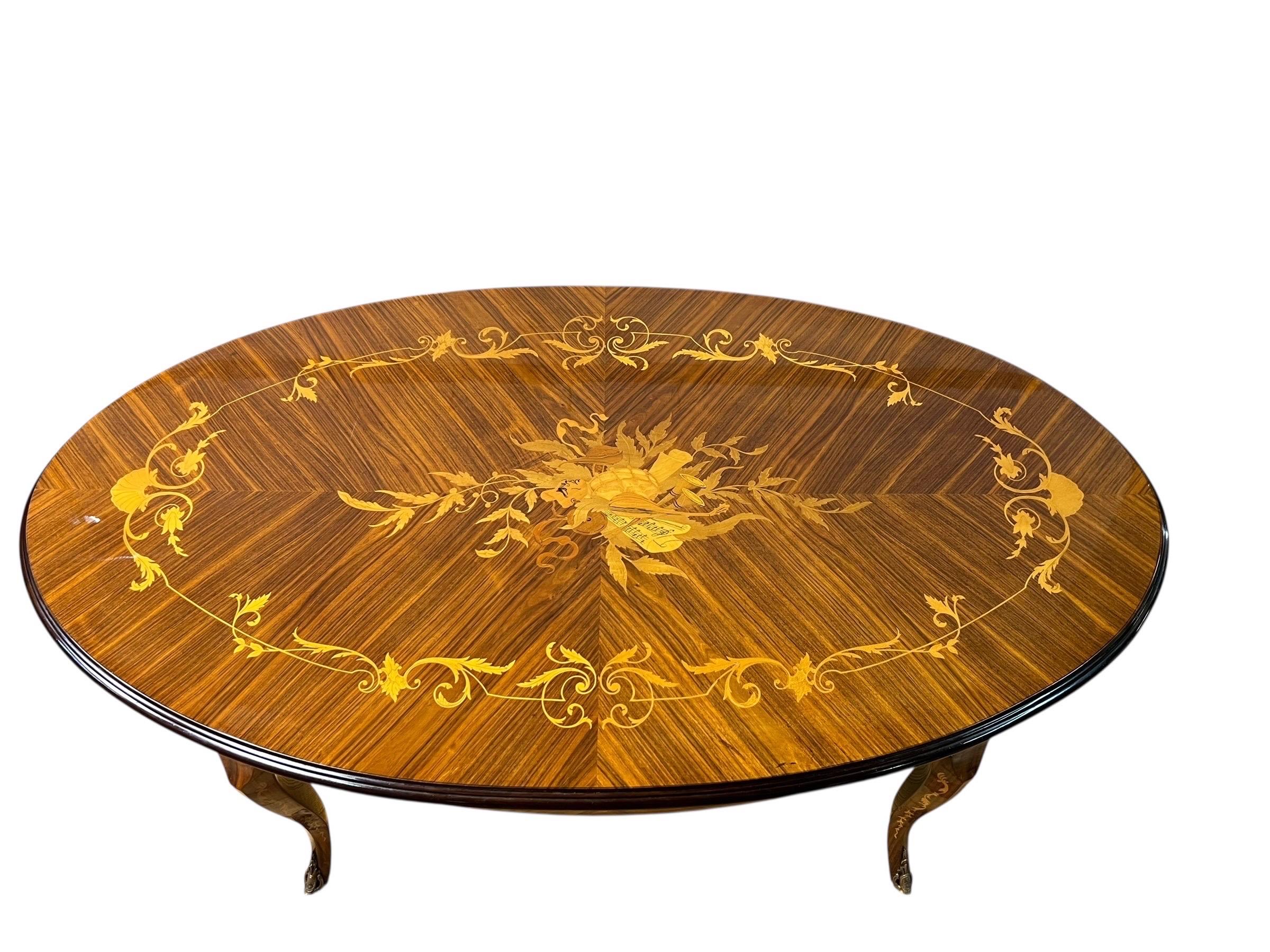 Mid Century Inlaid Italian Oval Coffee Table In Good Condition For Sale In Esperance, NY