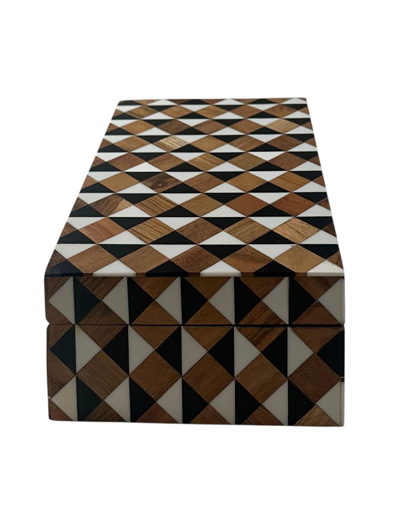 Scatola in legno e osso intarsiato del metà del secolo scorso in vendita 4