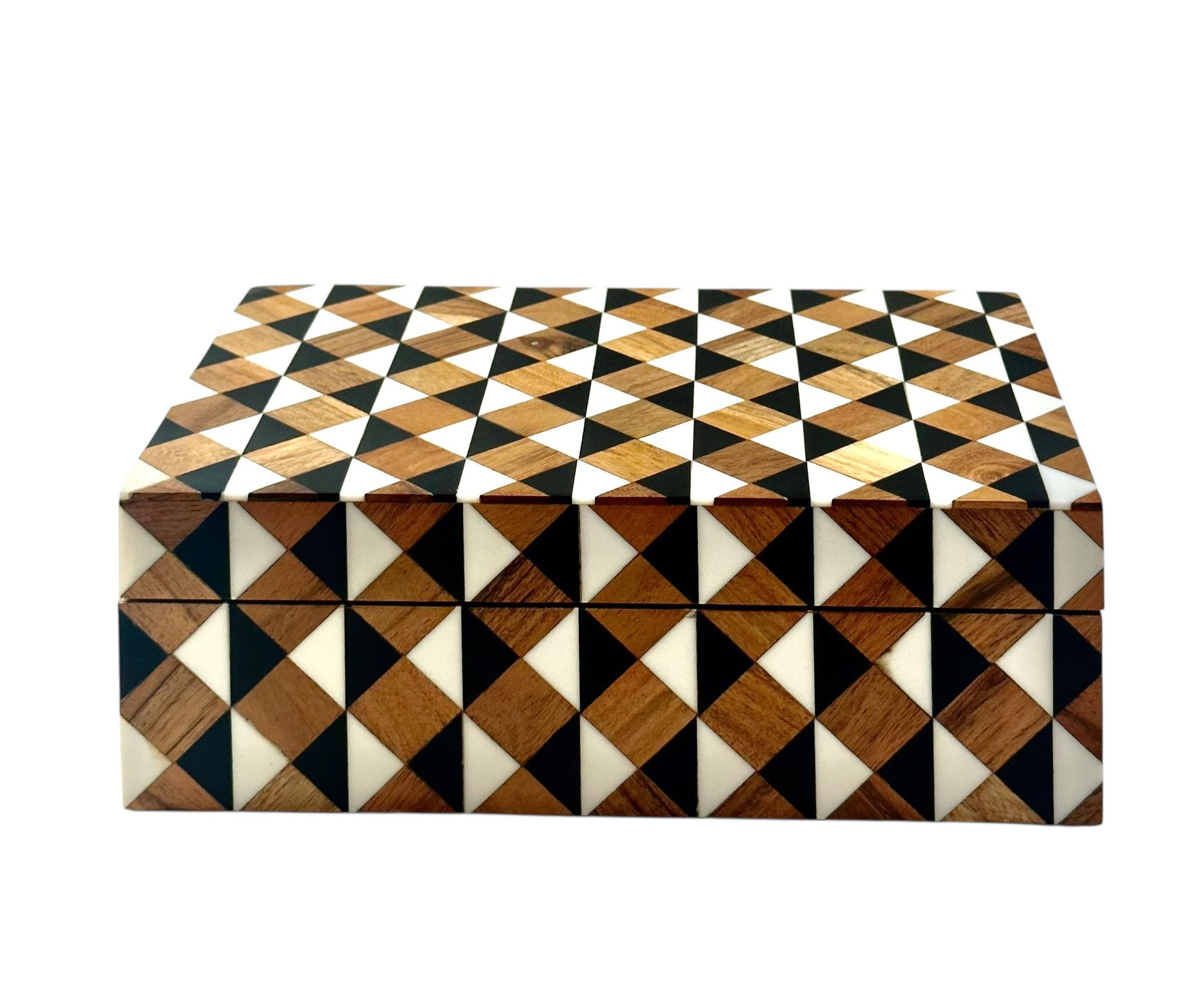 Ottime condizioni con usura coerente con l'età.