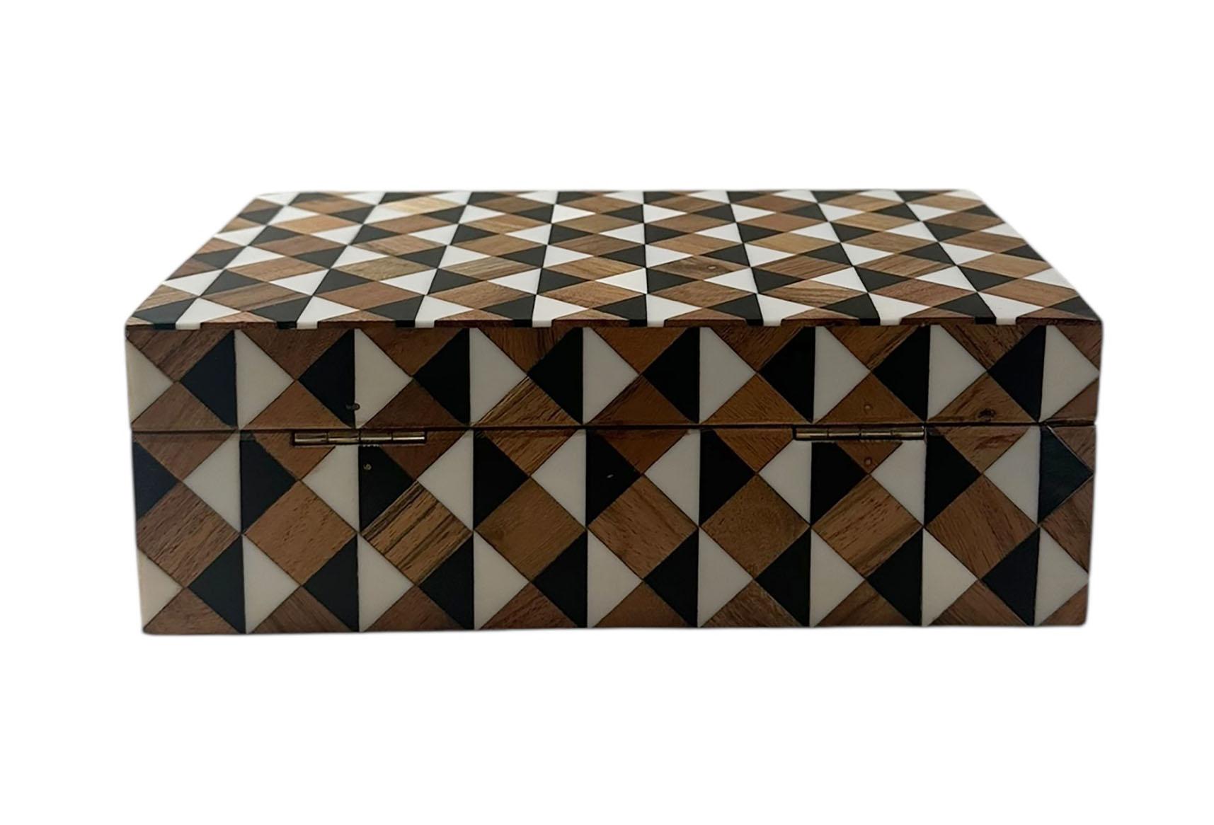 Scatola in legno e osso intarsiato del metà del secolo scorso in vendita 2