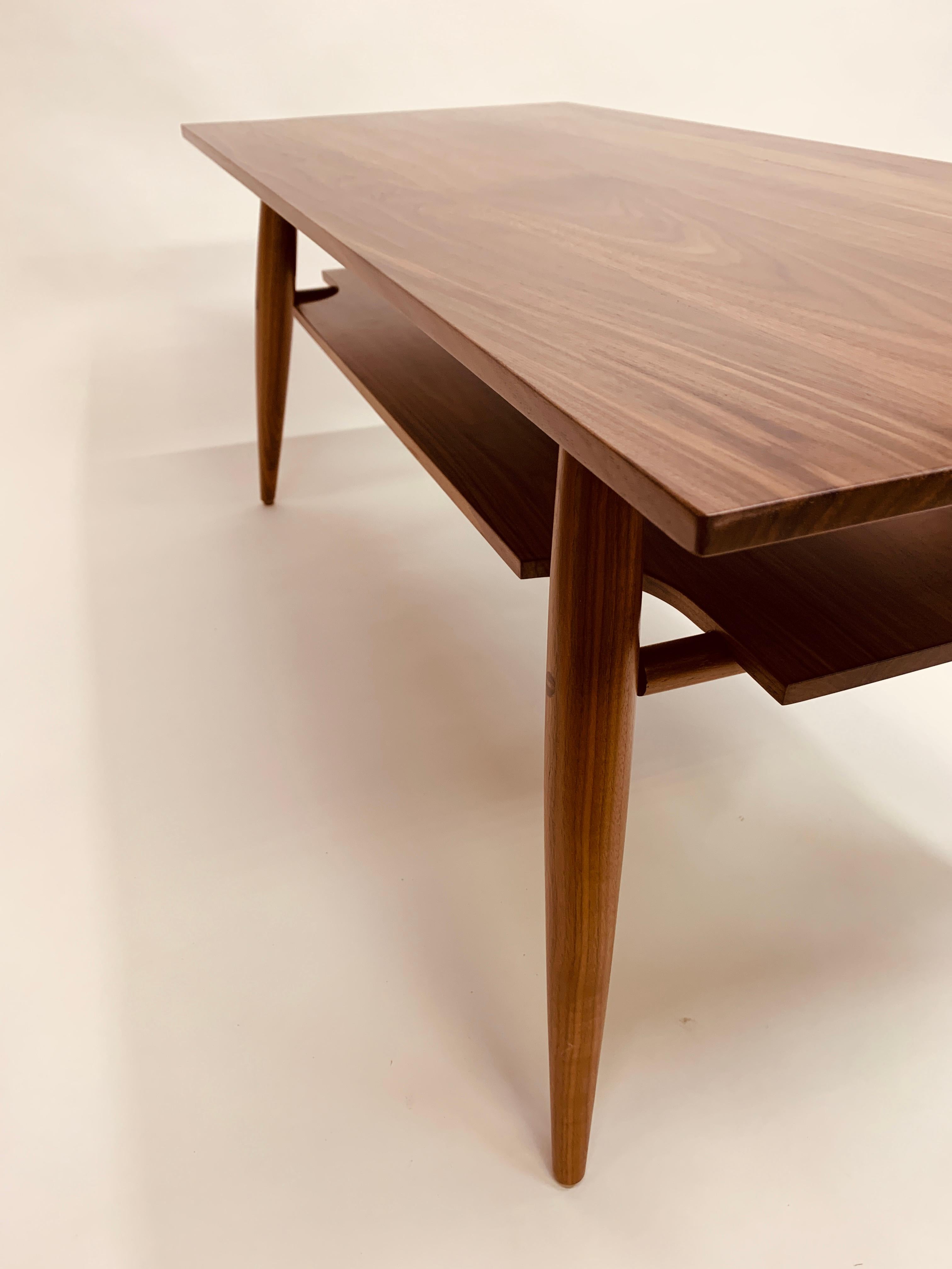 Mid-Century-Inspired Coffee Table with Shelf in Walnut In New Condition For Sale In Goshen, IN