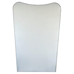 Specchio d'ispirazione mediocentesca con cornice decorativa in ottone lavorata a mano, Vintage N.3