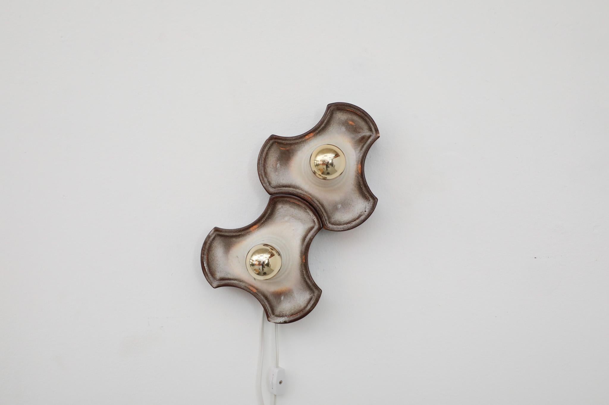 Mid-Century Interlocking Ceramic Sculptural Wall Tile Sconces In Good Condition For Sale In Los Angeles, CA