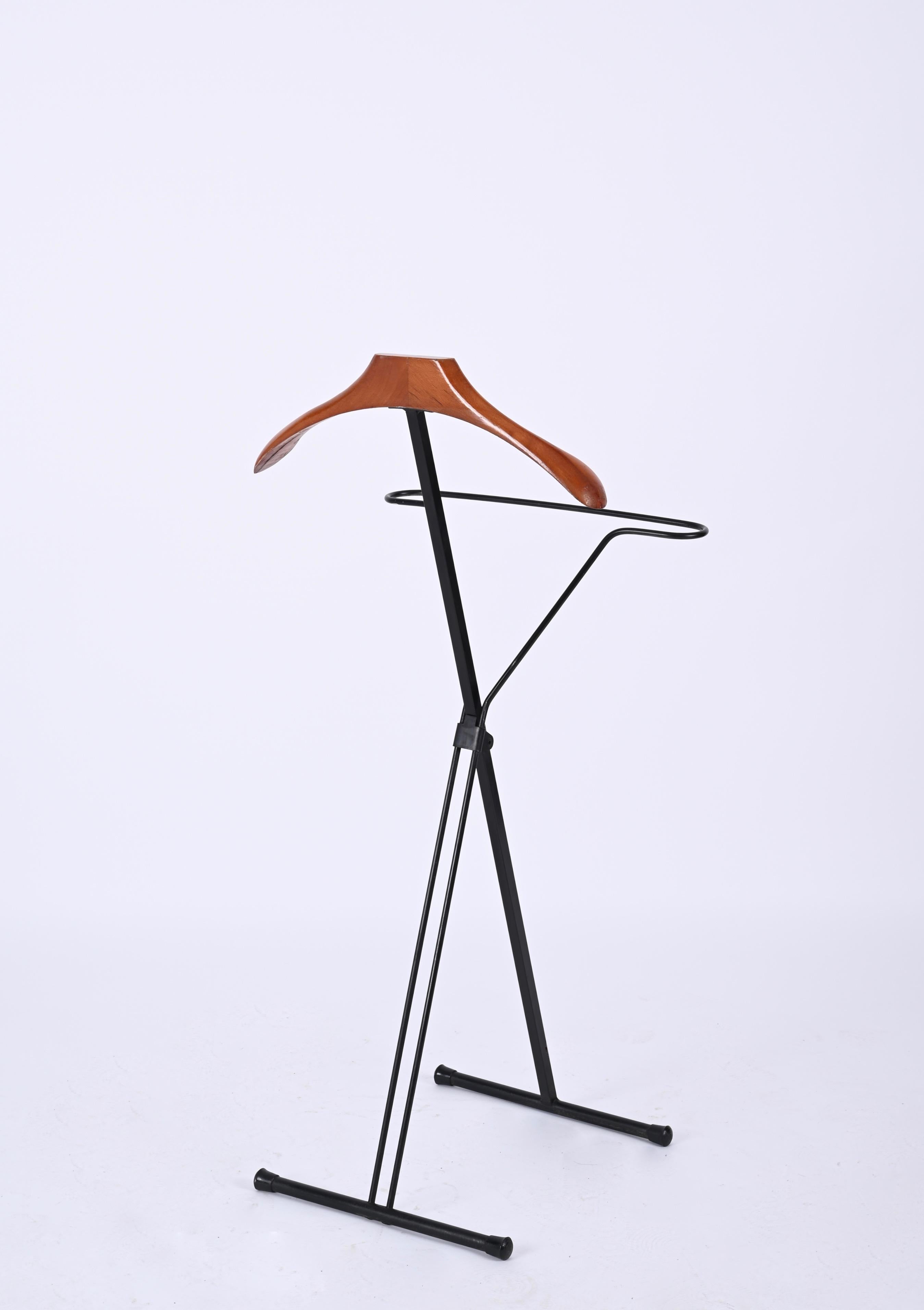 Mid-Century Iron and Beech Wood Italian Foldable Valet Stand, Italy 1960s For Sale 5