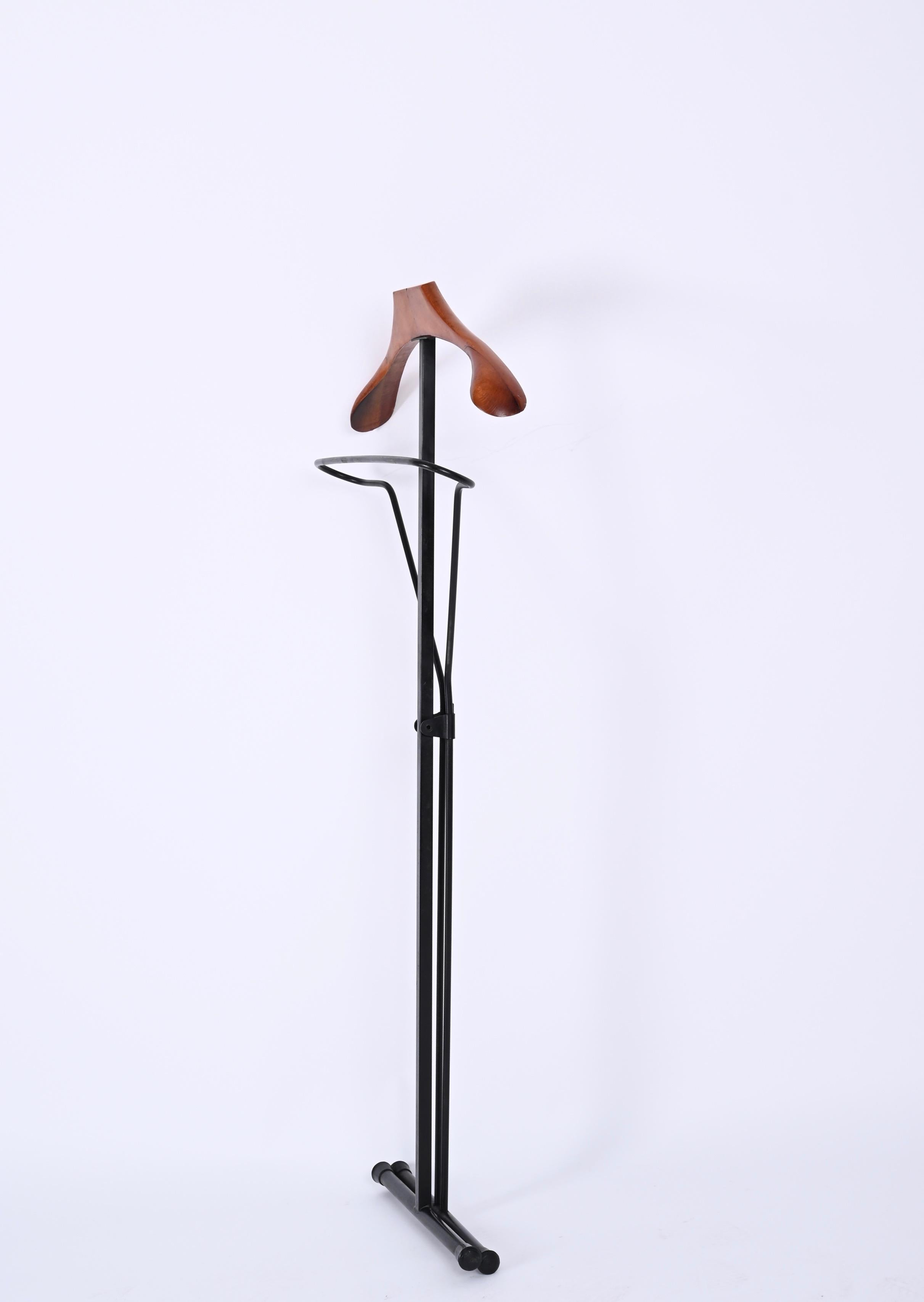 Mid-Century Iron and Beech Wood Italian Foldable Valet Stand, Italy 1960s For Sale 8