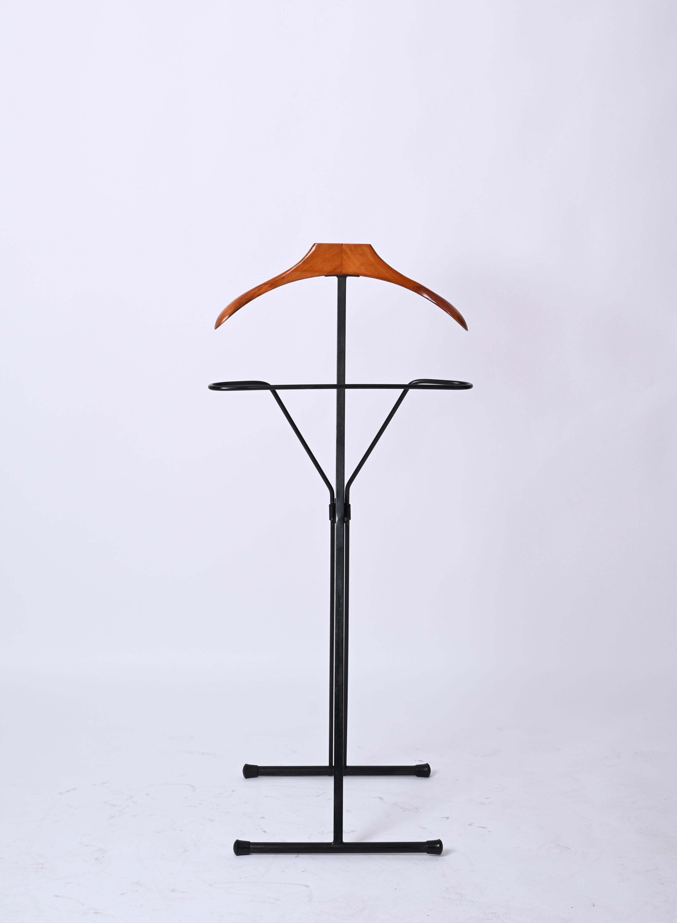 Enameled Mid-Century Iron and Beech Wood Italian Foldable Valet Stand, Italy 1960s For Sale