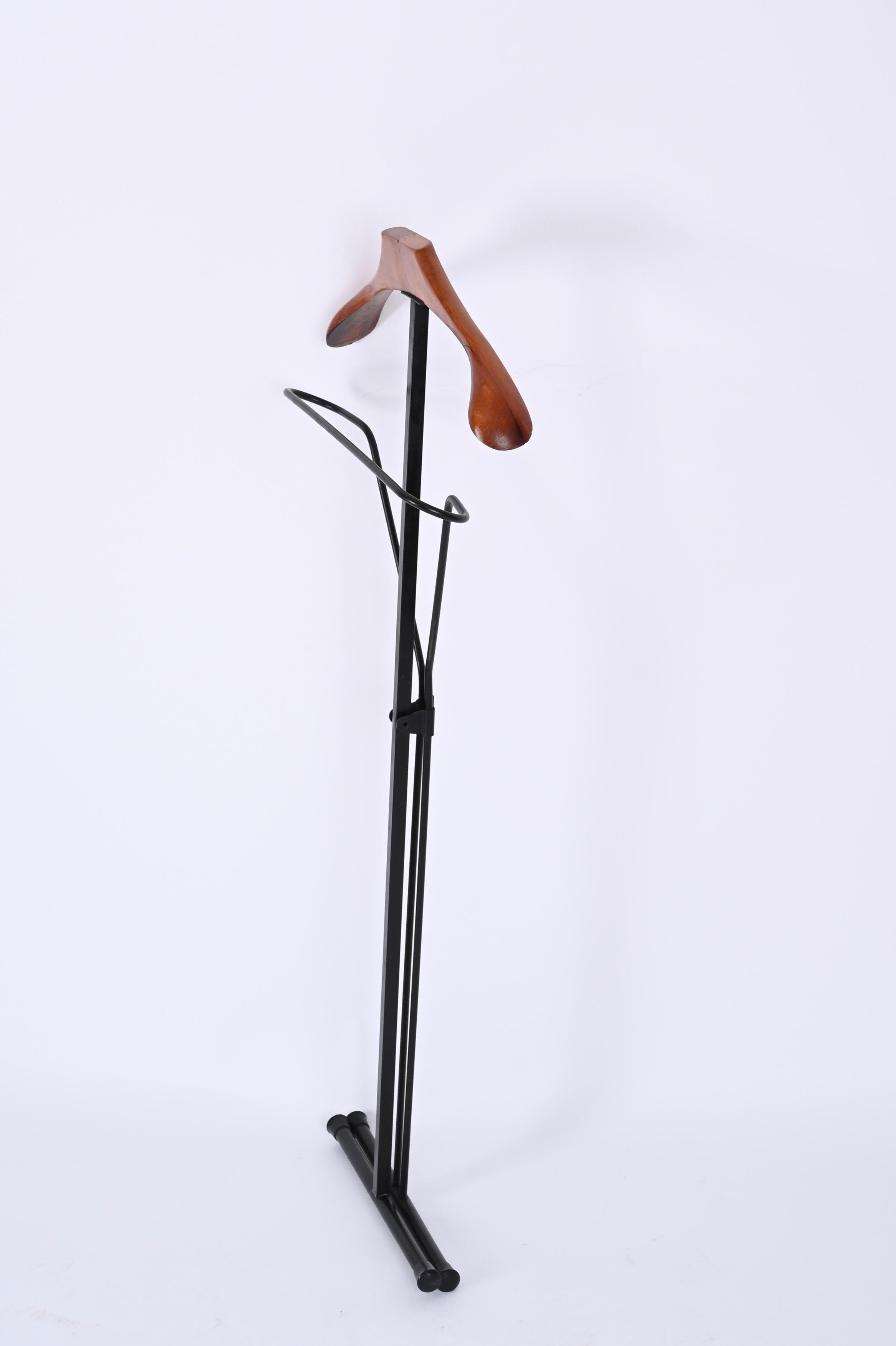 Mid-Century Iron and Beech Wood Italian Foldable Valet Stand, Italy 1960s For Sale 1