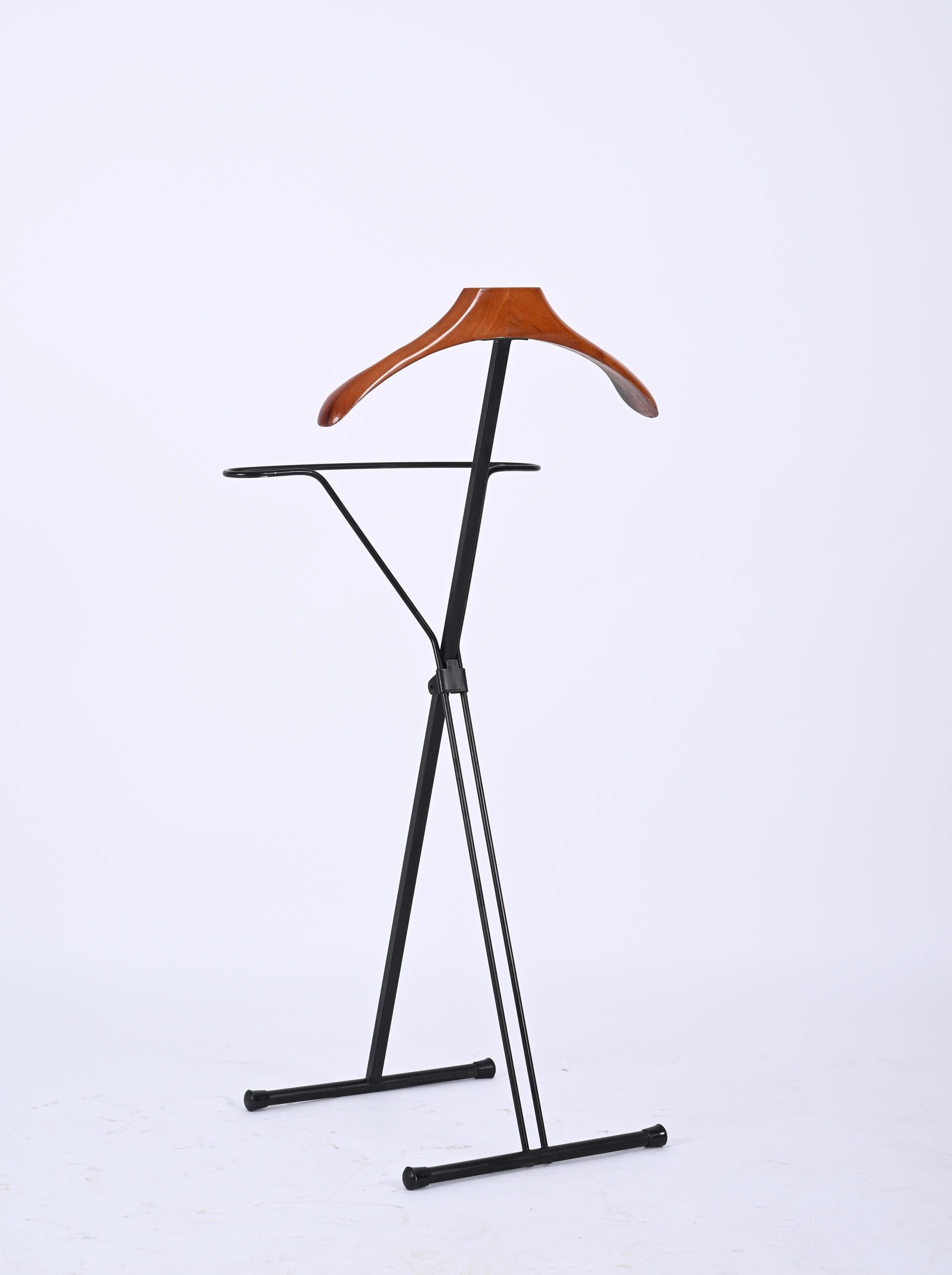 Mid-Century Iron and Beech Wood Italian Foldable Valet Stand, Italy 1960s For Sale 2