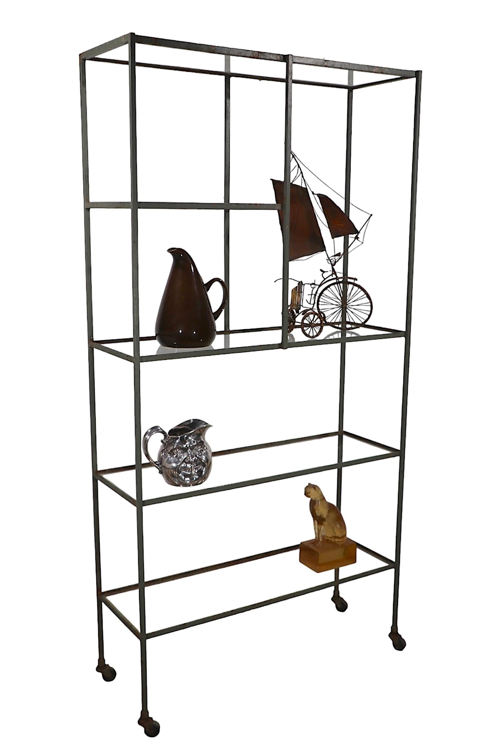Etagere Vitrine a ripiani in ferro e vetro del 1950 di Weinberg Umanoff C.C. in vendita 4