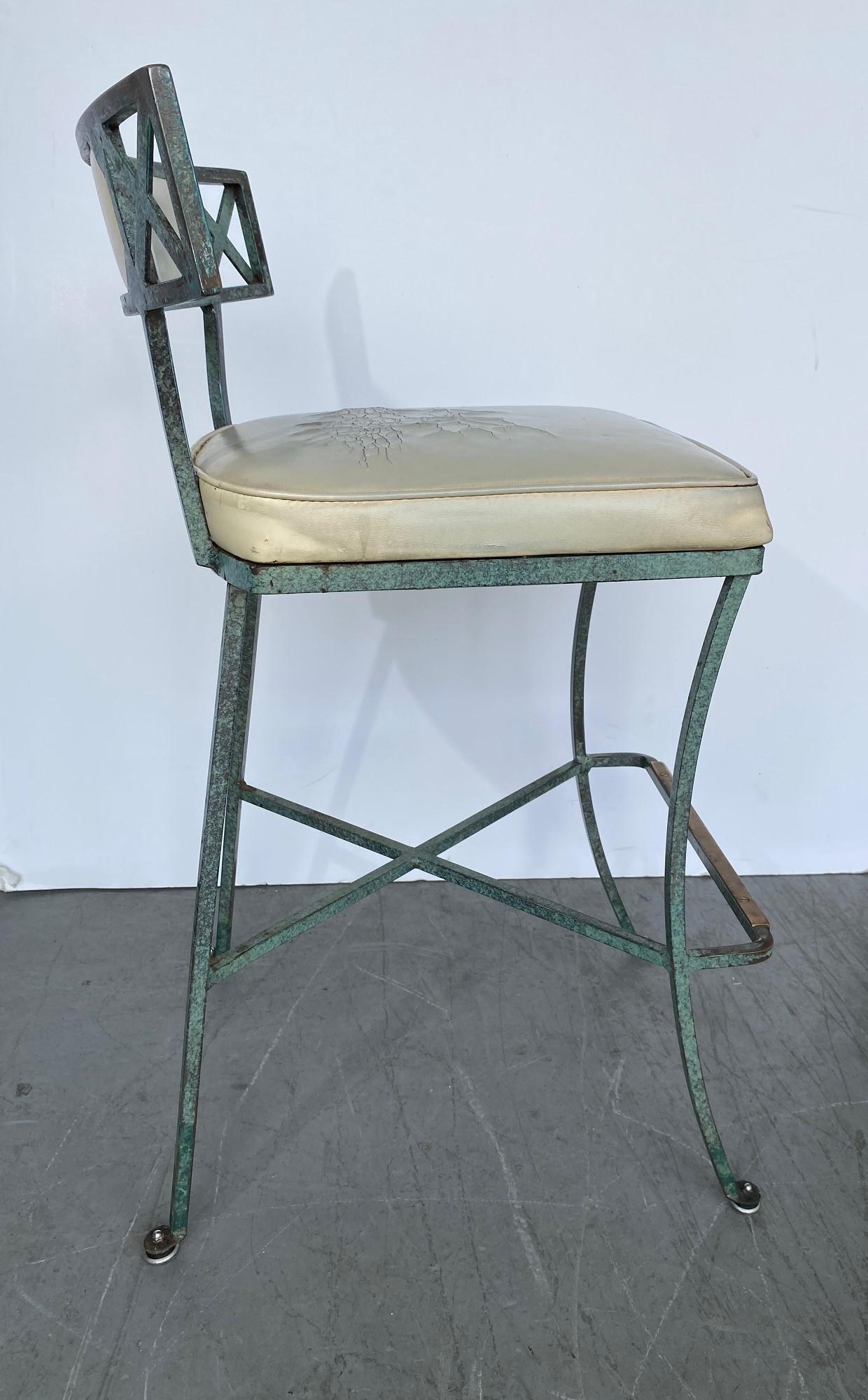 MidCentury Iron Bar Stools Set of 4 In Good Condition For Sale In Pomona, CA