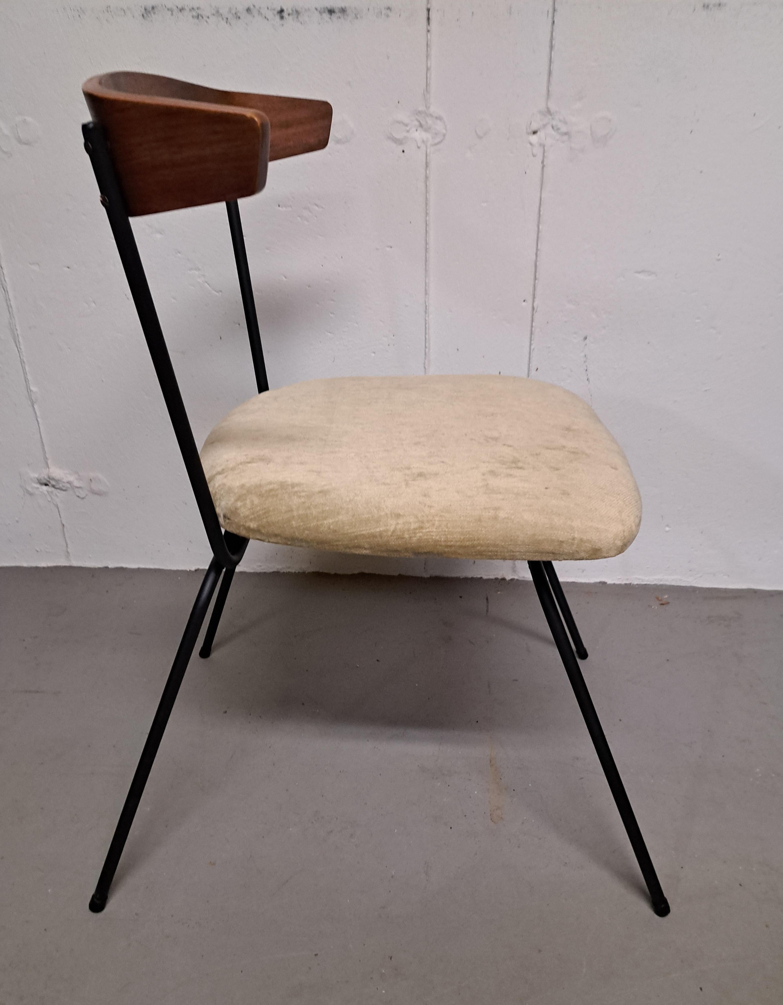 Chaise à base en fer du milieu du siècle dernier attribuée à Clifford Pascoe Bon état - En vente à Newtown, CT