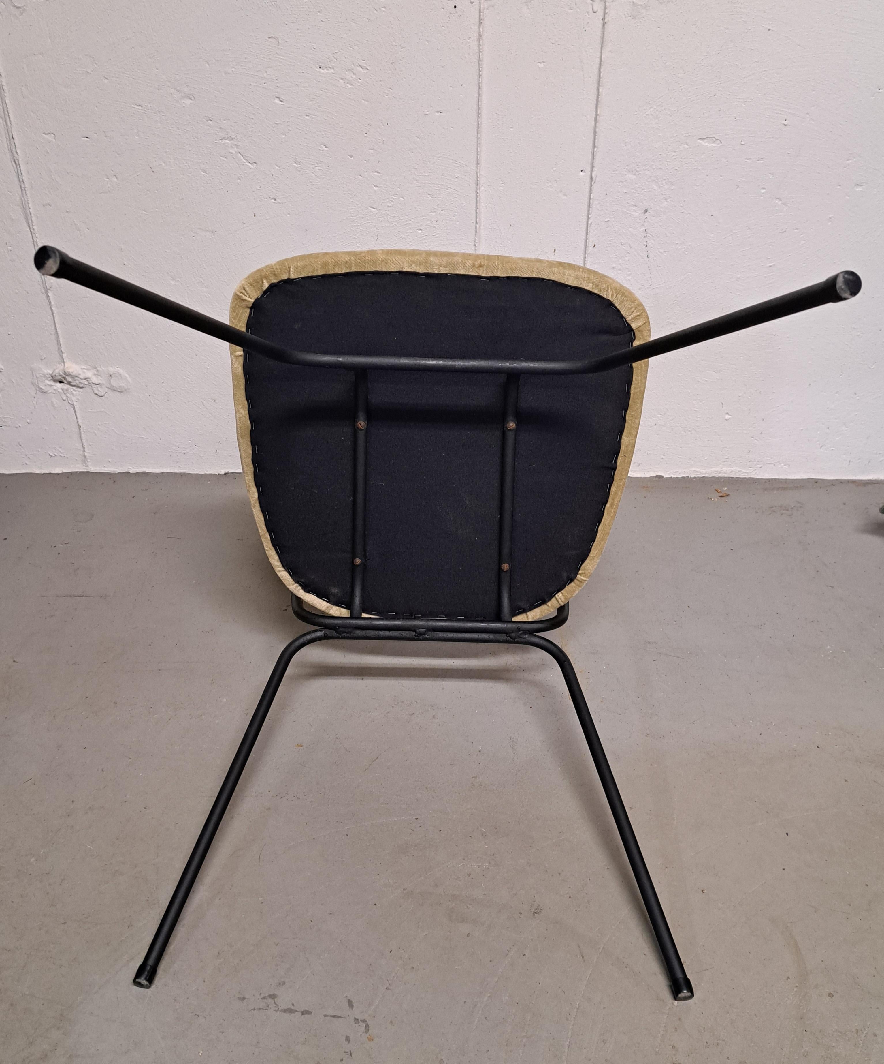 Milieu du XXe siècle Chaise à base en fer du milieu du siècle dernier attribuée à Clifford Pascoe en vente