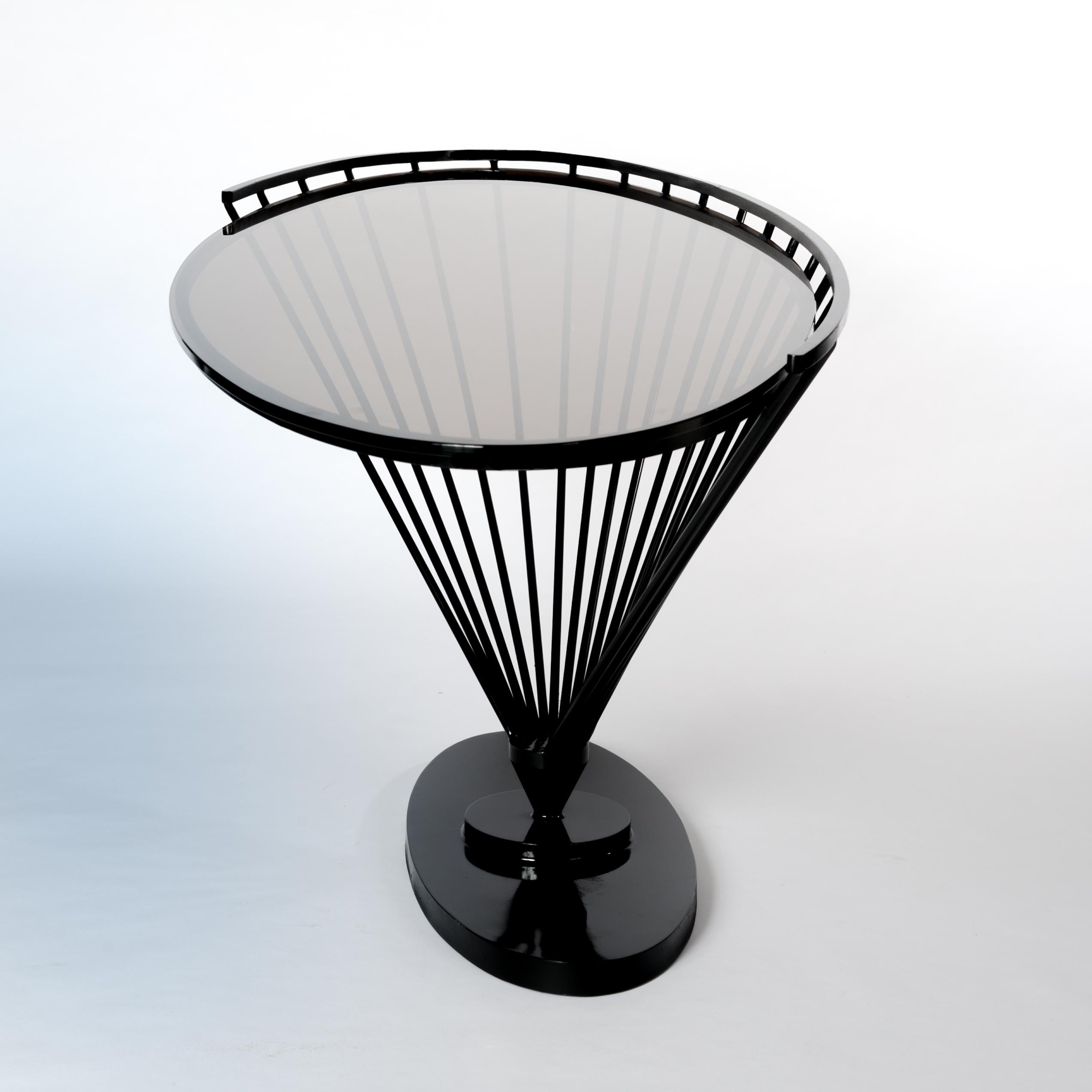 Moderne Table console en fer du milieu du siècle avec plateau en verre fumé par Marzio Cecchi pour Hermès en vente