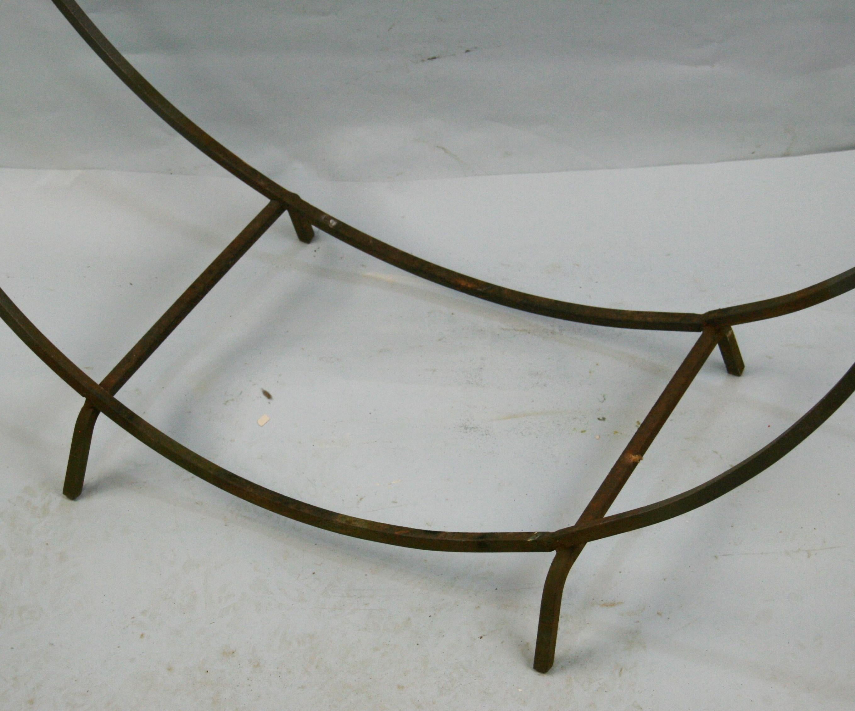 Mid Century Iron Log Holder In Good Condition In Douglas Manor, NY
