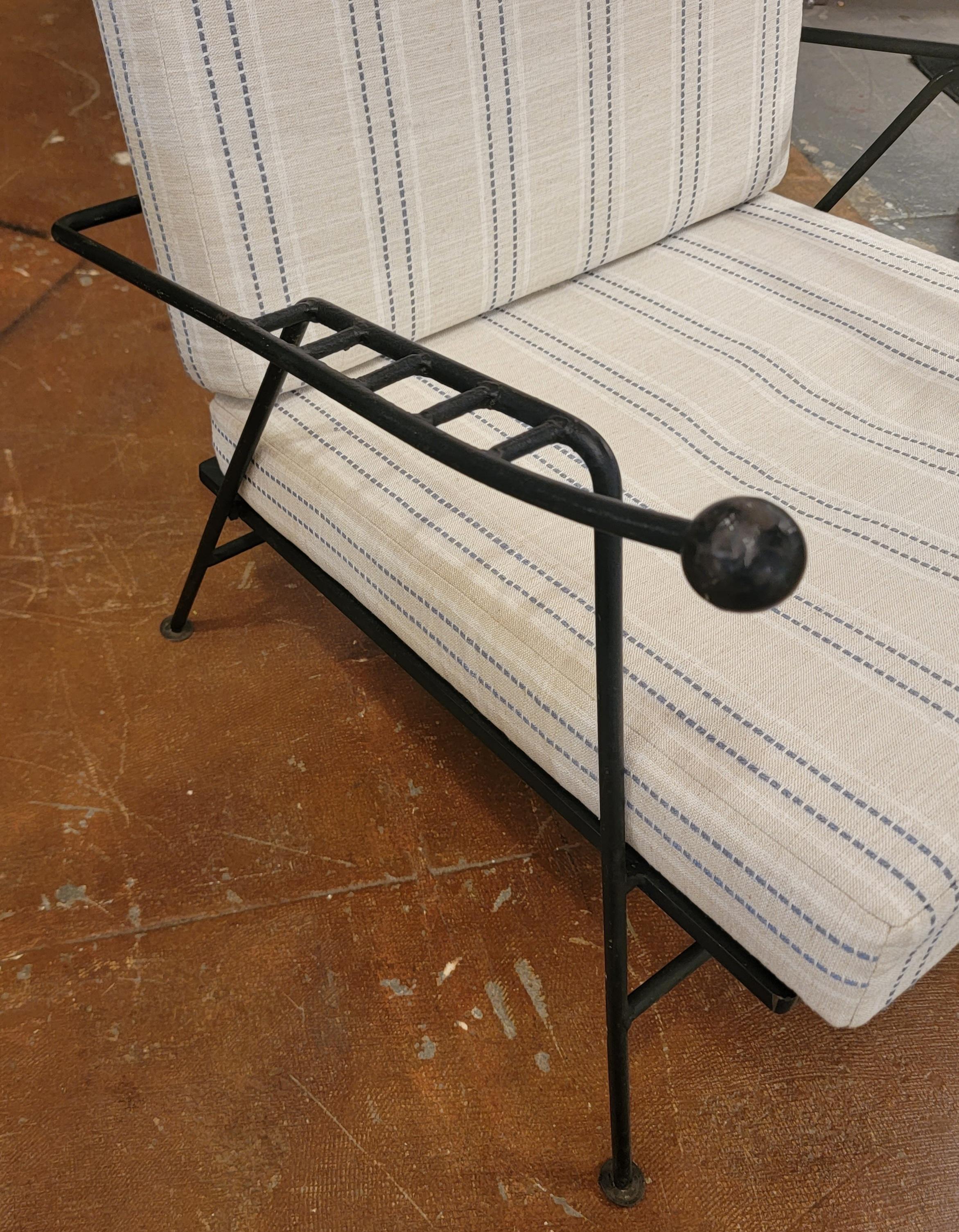 Mid Century Iron Lounge Chair In Good Condition For Sale In Pasadena, CA