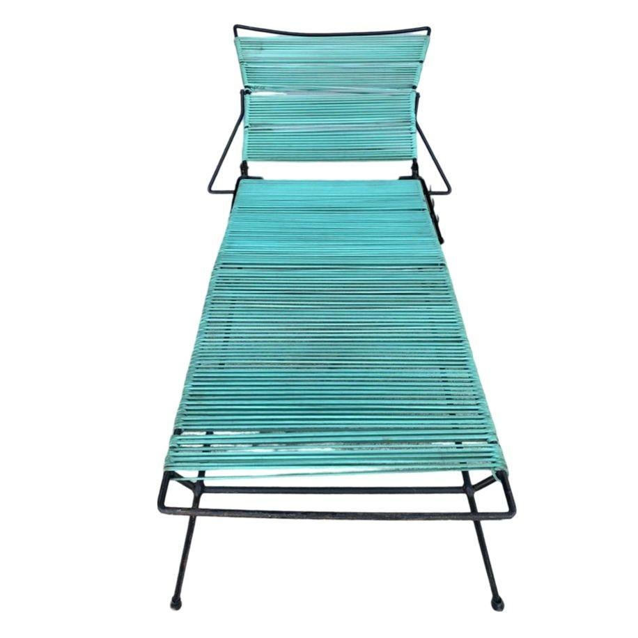 Mid Century Iron Outdoor/Patio Chaise Lounge with Teal Cord In Good Condition For Sale In Van Nuys, CA