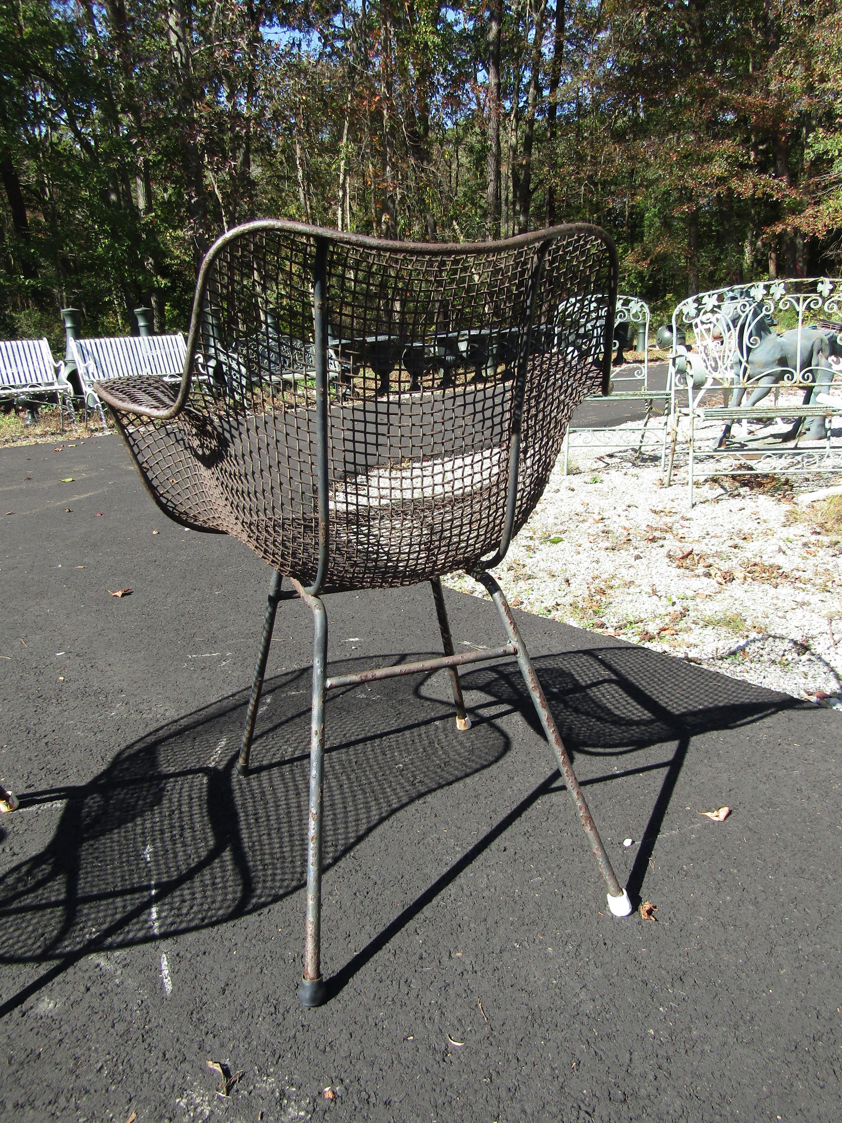 Mid-Century Modern Midcentury Iron Set with Four Russel Woodard Sculptura Chairs For Sale